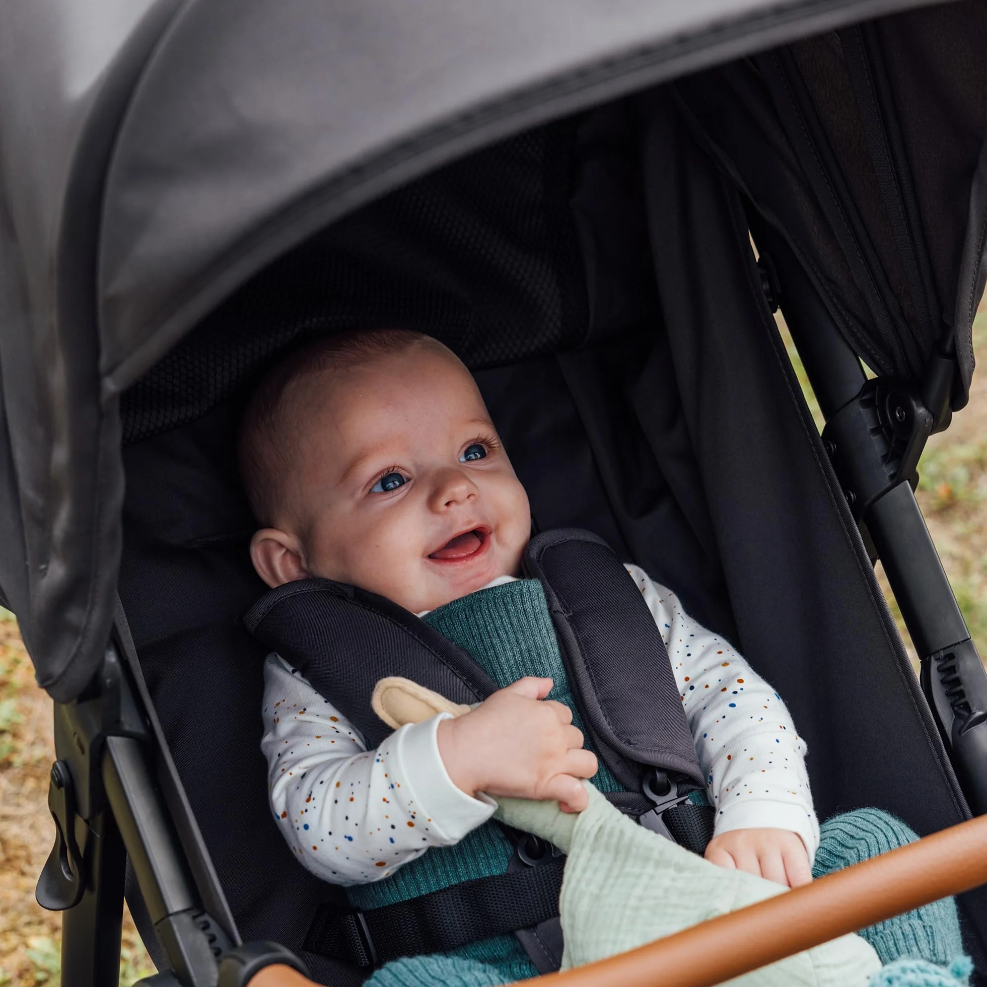 Bebeconfort Cloudy Passeggino Ruote Grandi, 0-4 anni (max.22kg), Reclinabile e Pieghevole, Chiusura Rapida, Corsa 3 Ruote Fuori Strada, Maniglione Regolabile, Mineral Graphite