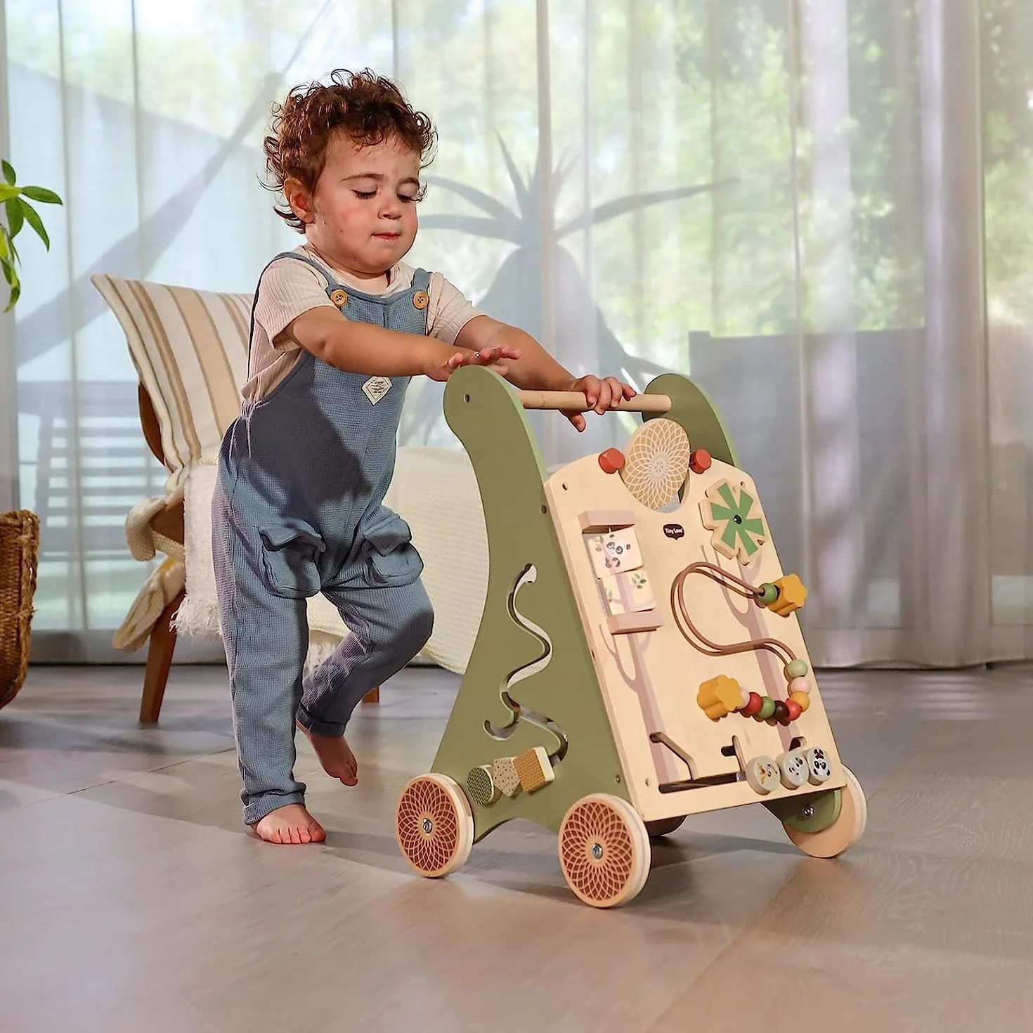 Tiny Love Walk Behind Carrello Primi Passi in Legno e Centro Attività Montessori, 12 Giochi Interattivi, Supporta Capacità Motorie e Sviluppo, Ruote Gommate Antiscivolo, 18+ Mesi, Boho Chic