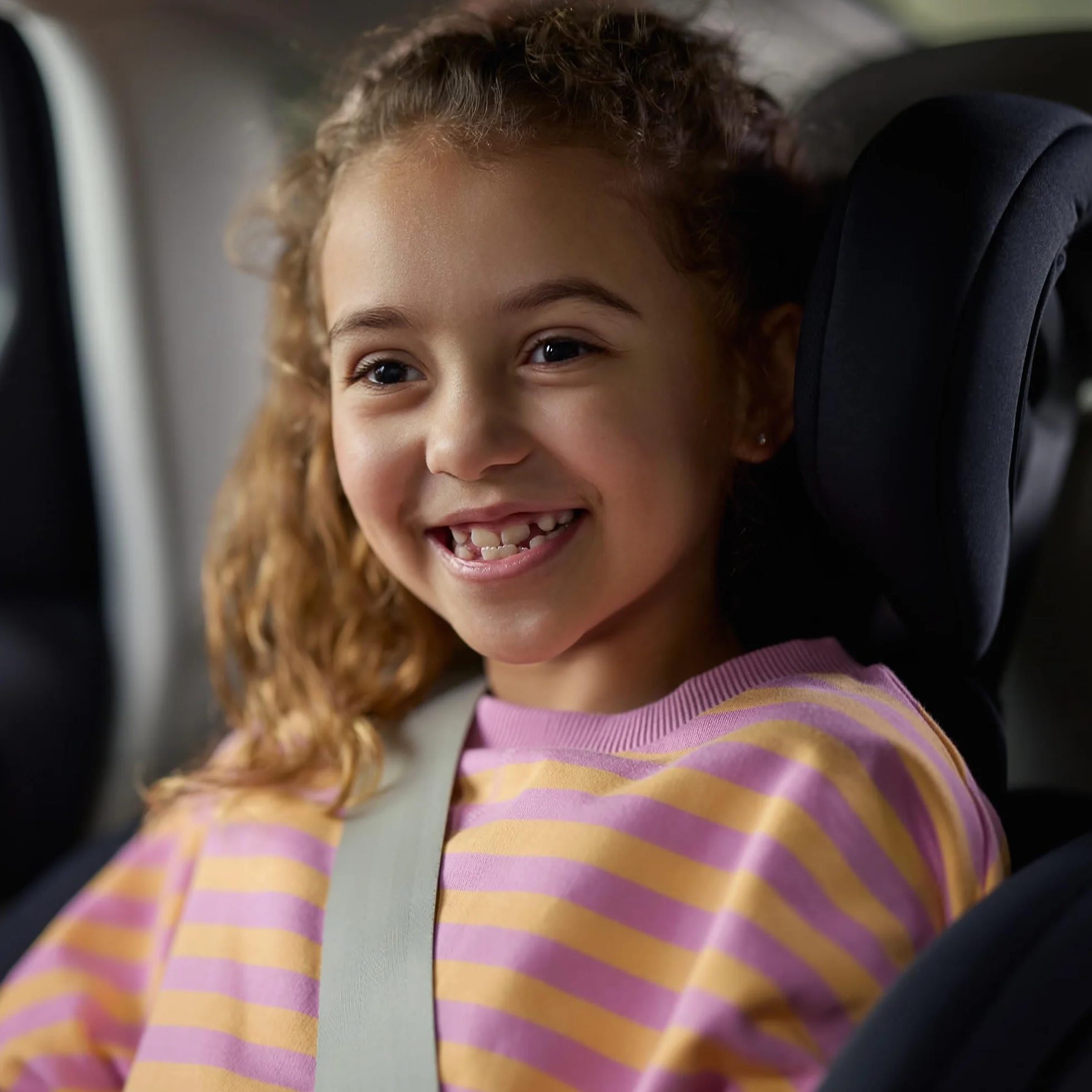 Bebeconfort RevolveFix 360 i-Size Girevole 360, Seggiolino Auto 0-36 Kg, 0-12 anni, ISOFIX con Top Tether, Seggiolino Reclinabile 6 Posizioni, 12 Posizioni Poggiatesta, Tessuti Traspiranti, Full Black