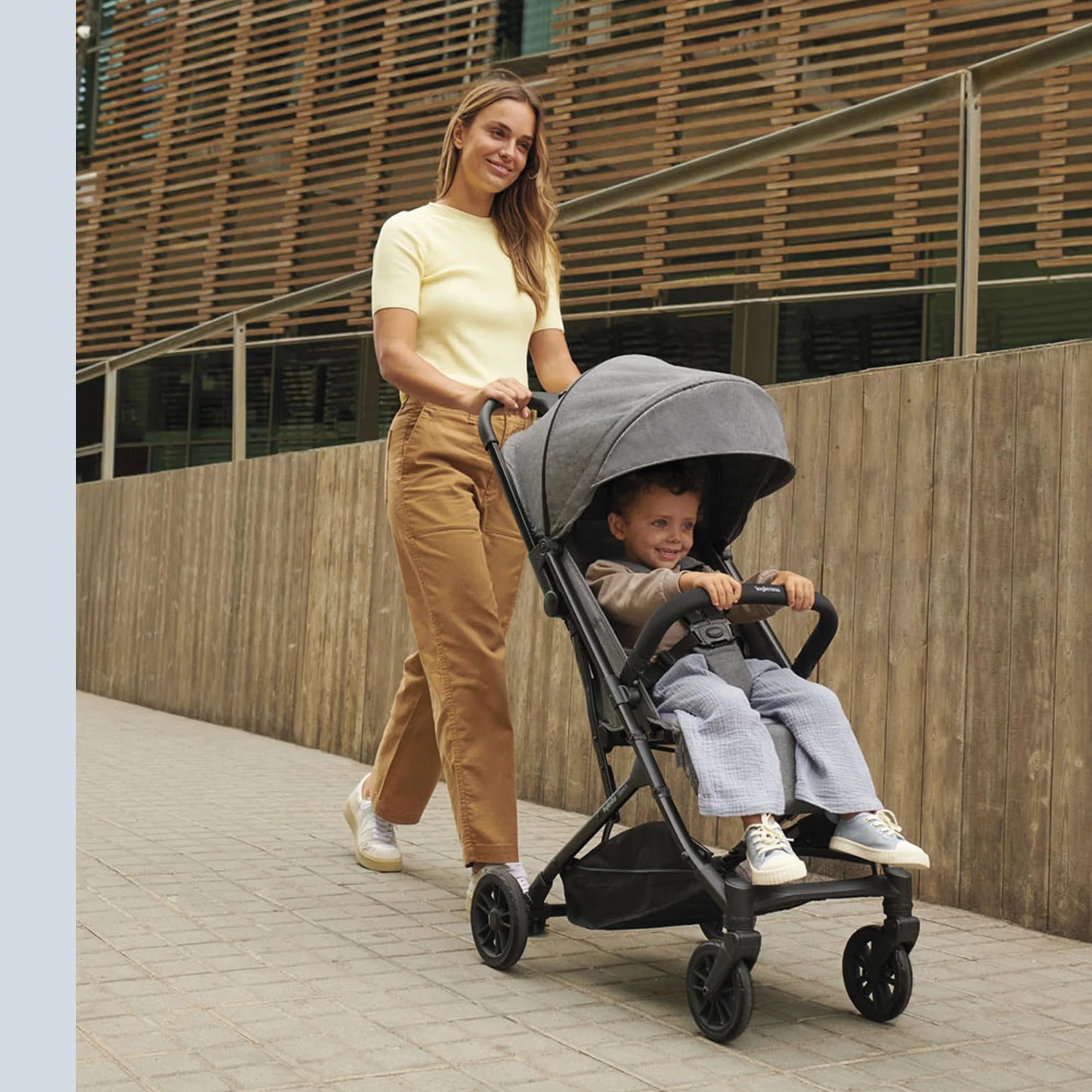 Inglesina Sketch Passeggino Leggero Compatto Rosso 17kg Chiusura una Mano UPF 50+