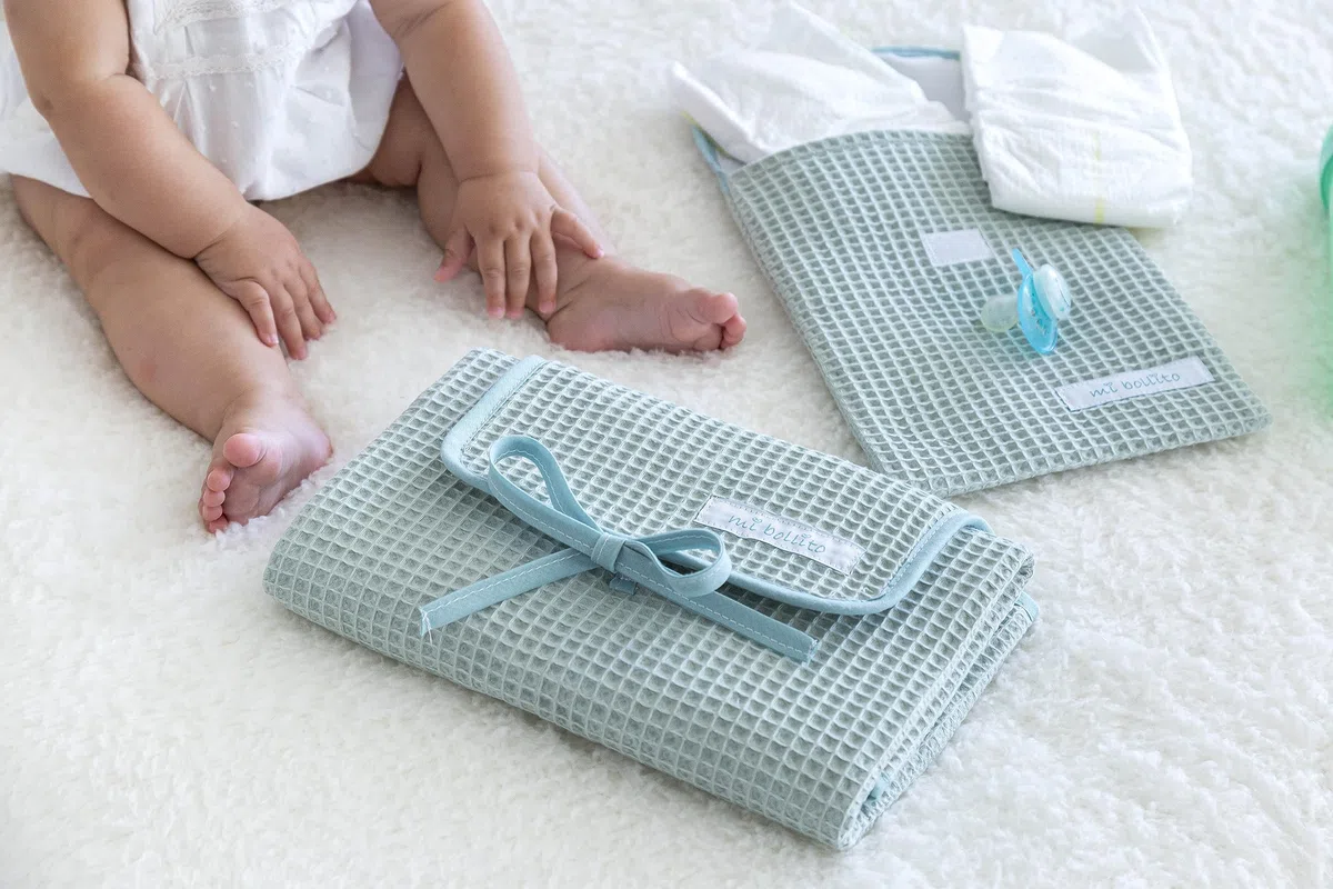 Confezione essenziale per mamme, papà e neonati: borsa maternità, borsa da passeggio, fasciatoio portatile e organizer per pannolini e salviette. Prodotto in Spagna., Verde menta, Talla