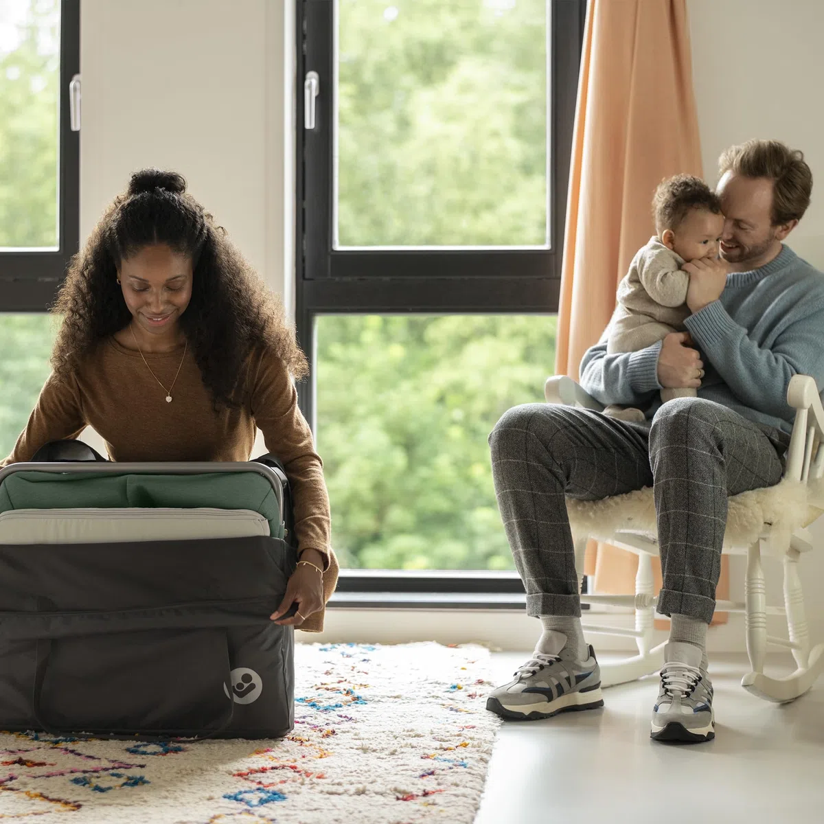 Maxi-Cosi Iris 2 in 1 Culla da Campeggio Neonato, 0-3 anni, fino a 15 kg, Lettino da Viaggio Compatto, 2 Posizioni di Riposo, Leggero, Materassino in Schiuma, Borsa da Viaggio, Beyond Graphite