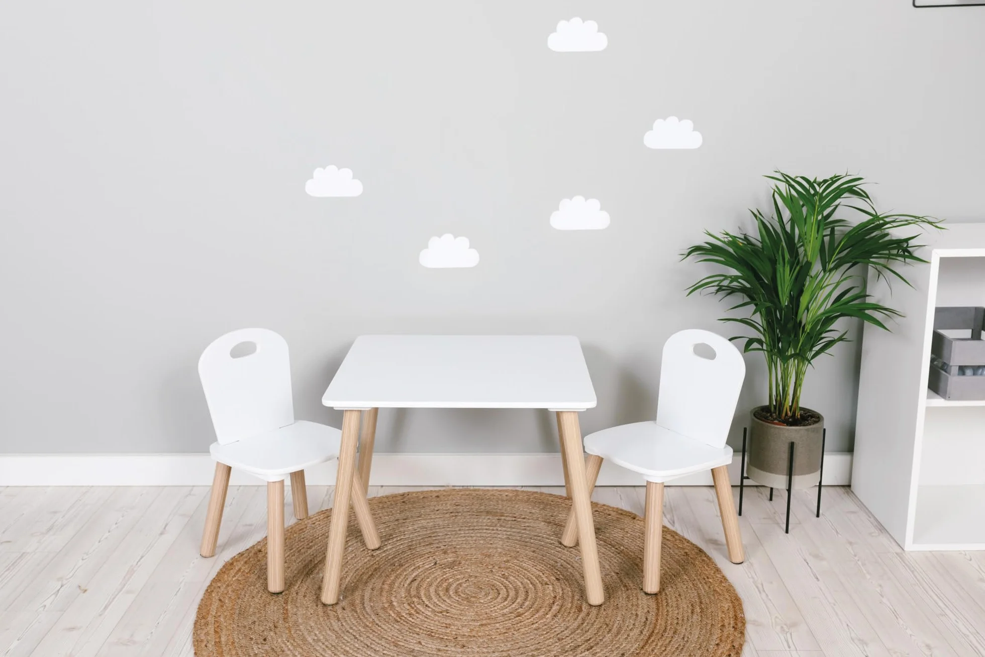 FreeON Athena Set di mobili per bambini tavolo con due sedie
