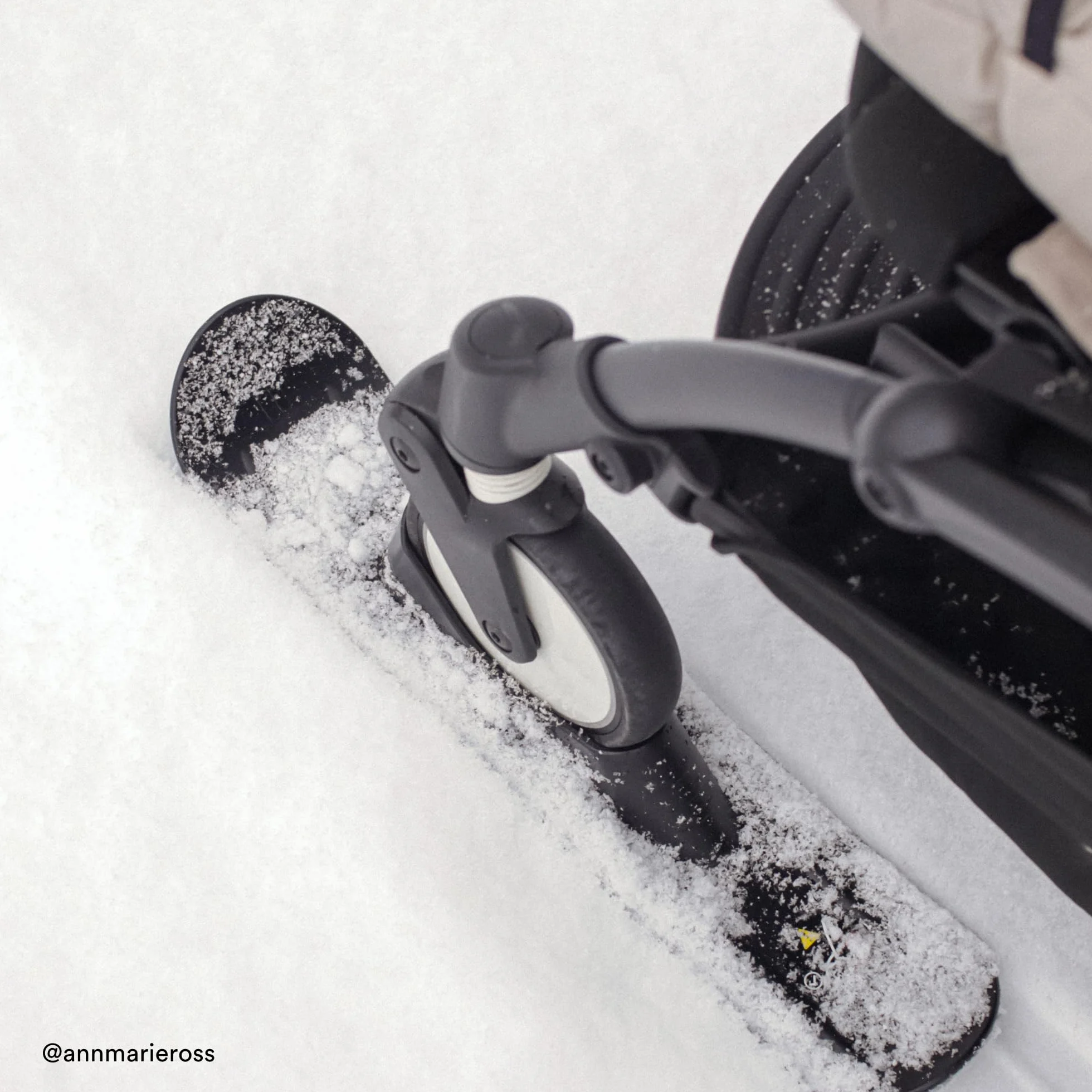 Sci Stokke YOYO - Passeggino per neve con borsa protettiva