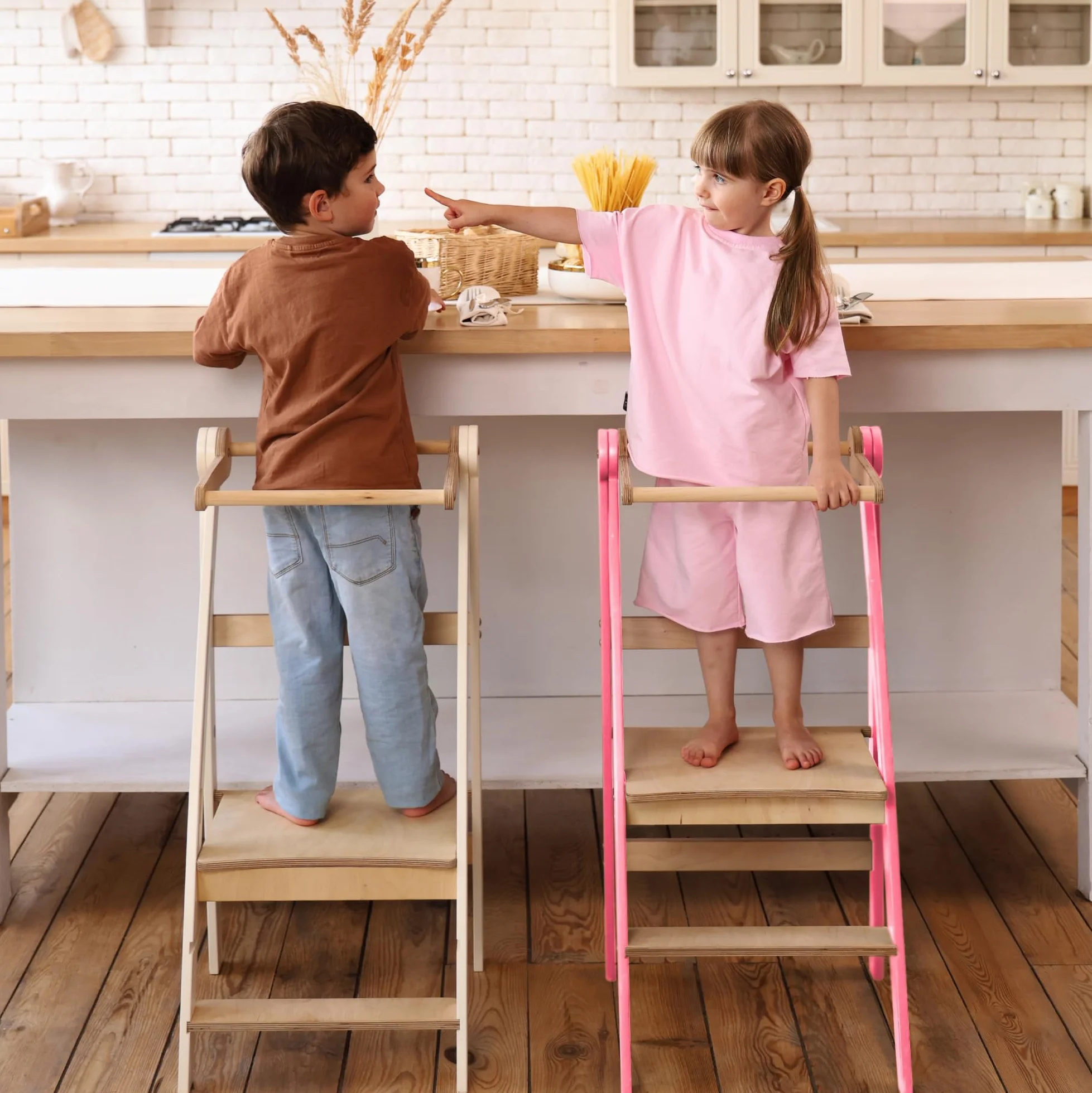 Goodevas Torre di apprendimento in legno Montessori salvaspazio : scala pieghevole in pelle, sgabello per bambini, scala pieghevole per bambini, scala di apprendimento con protezione antiribaltamento