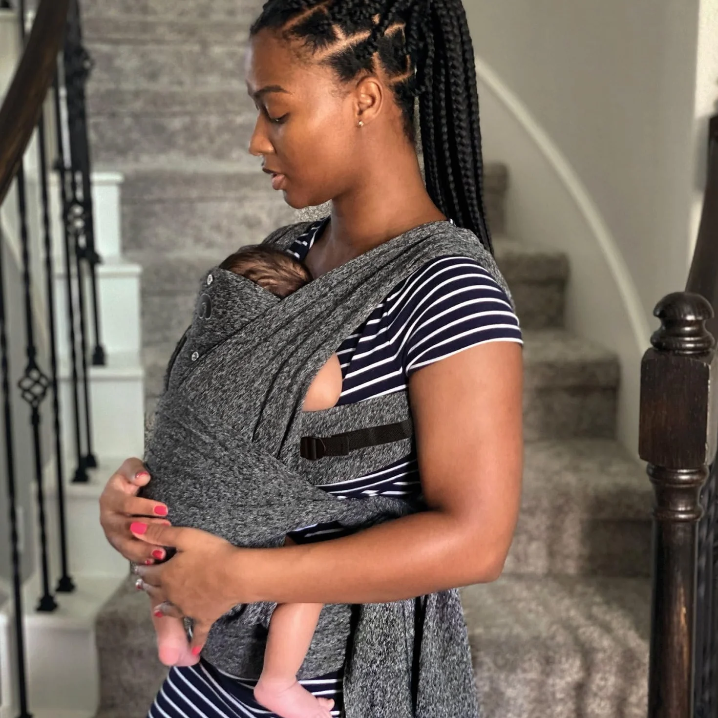 Boppy Comfyfit Evolution Portabebè, Semplice da Indossare e Regolabile, Portabebè Neonato Fronte Mamma Ergonomico con Supporto Testa e Collo, Ampie Fasce Da Annodare, Giromanica Regolabile, 0 Mesi+
