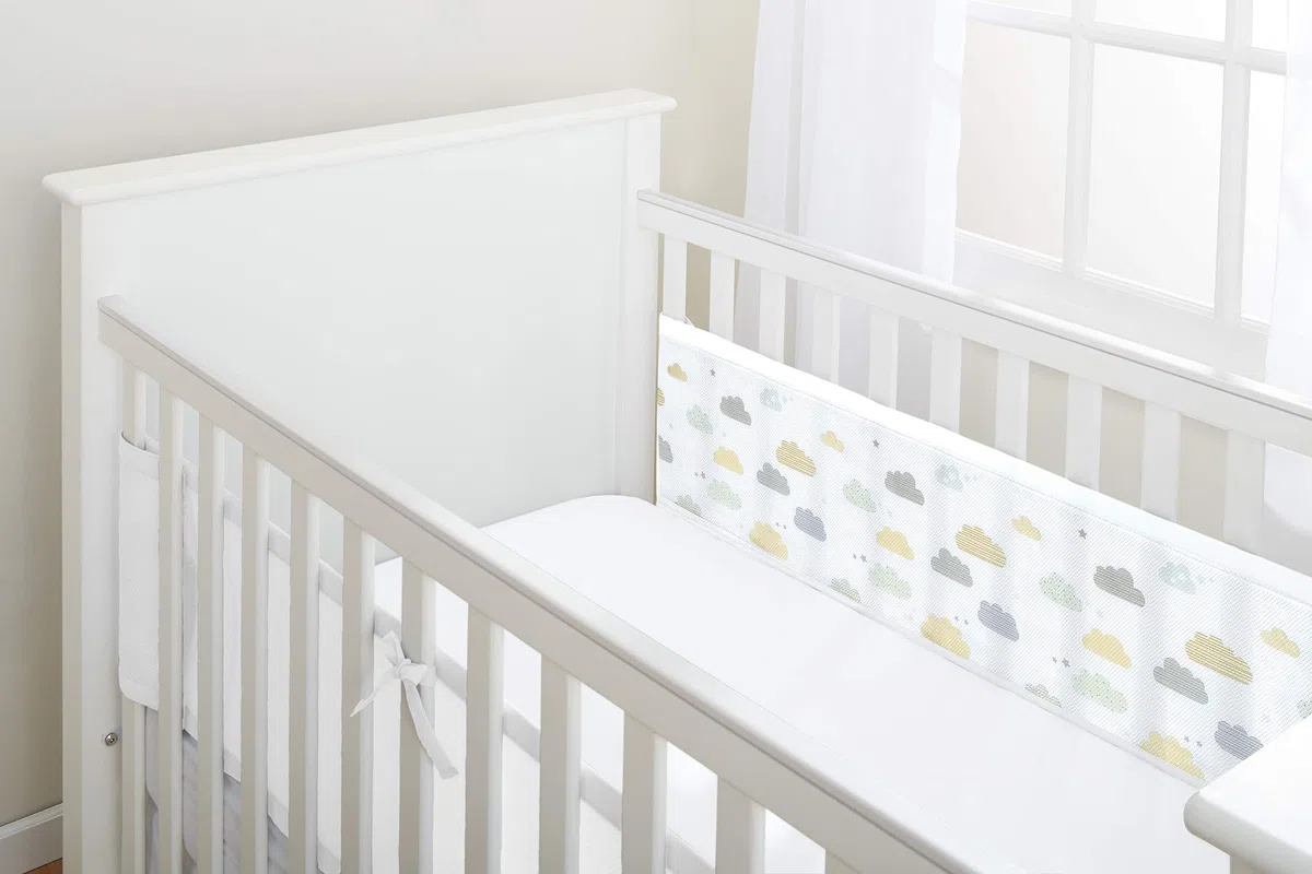 BreathableBaby Fodera in rete traspirante per lettini - Copre 2 lati - Classico - 3 mm - On Cloud Nine - 2 pannelli - Strato singolo non imbottito - Più sicuro di un paracolpi per culla - Testato per