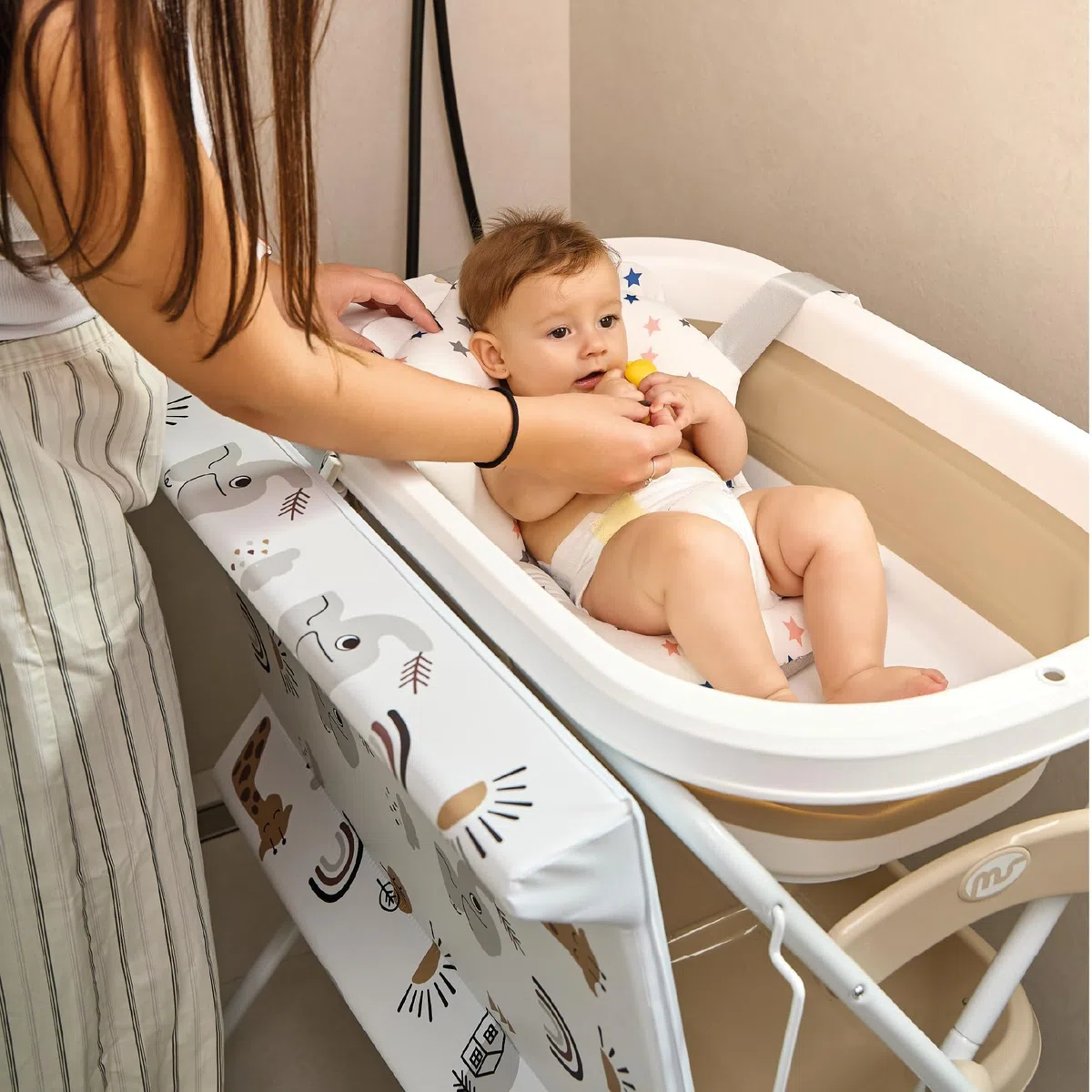 Ms BabyWorld ZOE Vasca da bagno con gambe, fasciatoio, cuscino riduttore e cestino portaoggetti, comodo, facile da riporre, con tappo e gambe antiscivolo, vasca da bagno pieghevole e portatile (Verde)