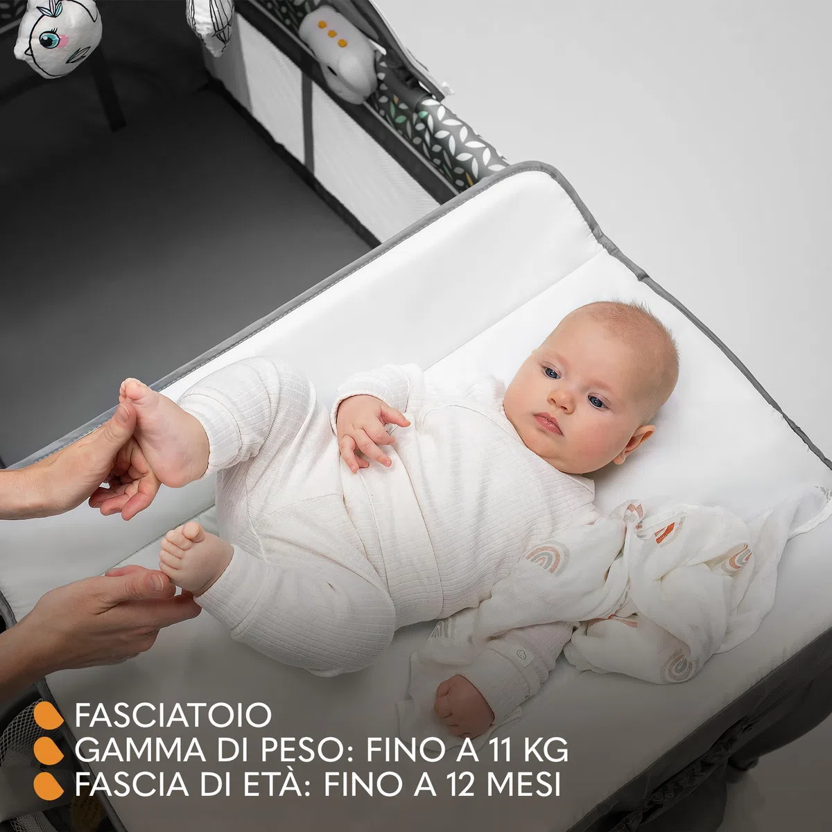 LIONELO Lettino da Viaggio SVEN con Materasso, Dalla nascita fino a 36 mesi, Lettino pieghevole con Fasciatoio, Baldacchino, Giocattoli Pendenti Ingresso laterale aggiuntivo LockGuard, Route con freno