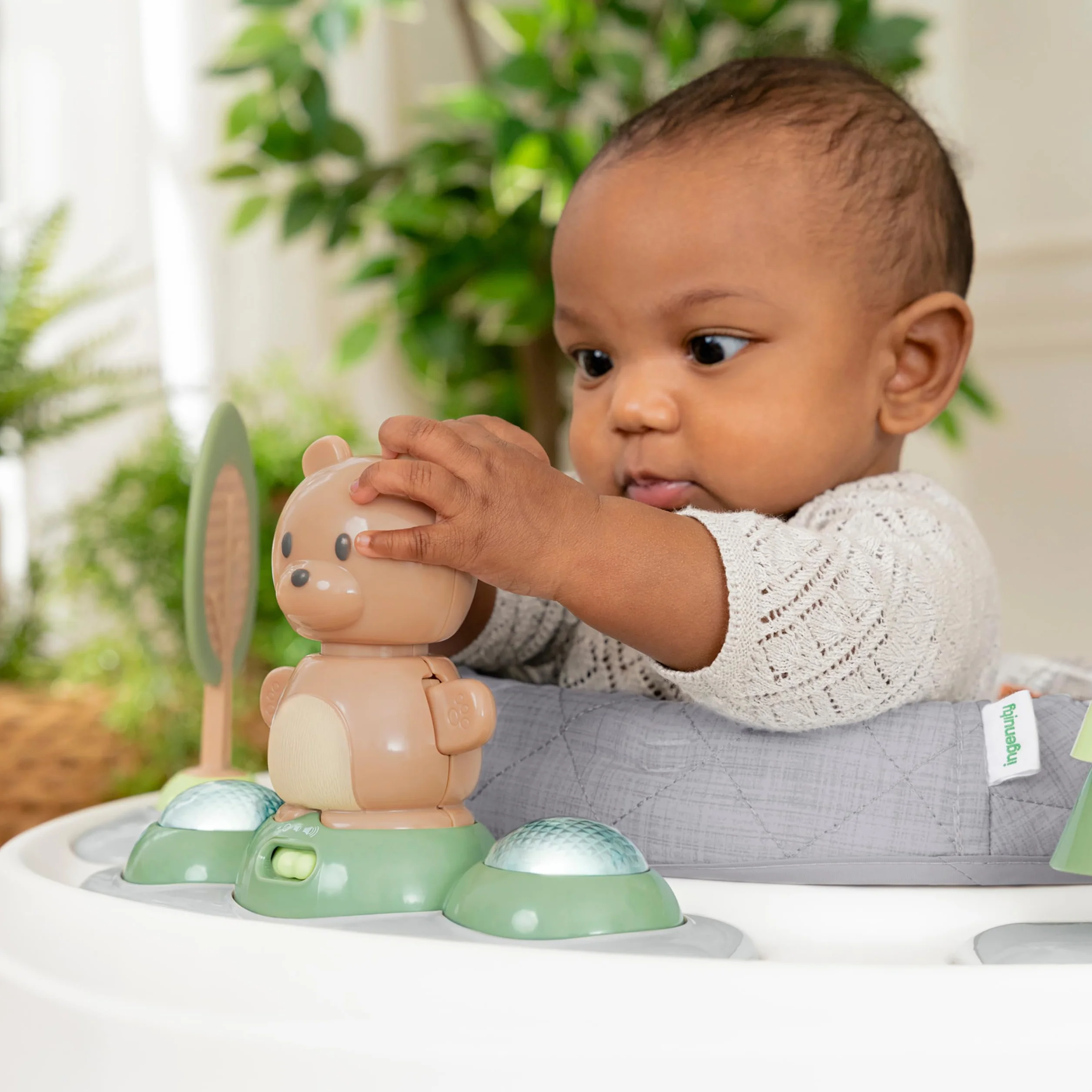 Ingenuity Spring & Sprout 2 in 1 Centro Attività Giochi e Tavolo con Cuscino Luci Suoni 11 Attività Interattive 6 Mesi+