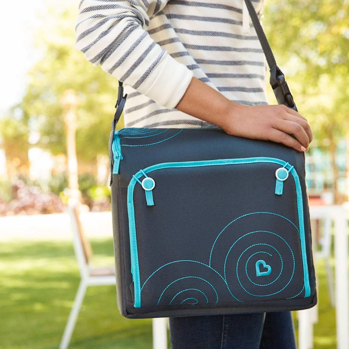 Munchkin Seggiolone portatile per bambini rialzo da viaggio si trasforma in borsa fasciatoio