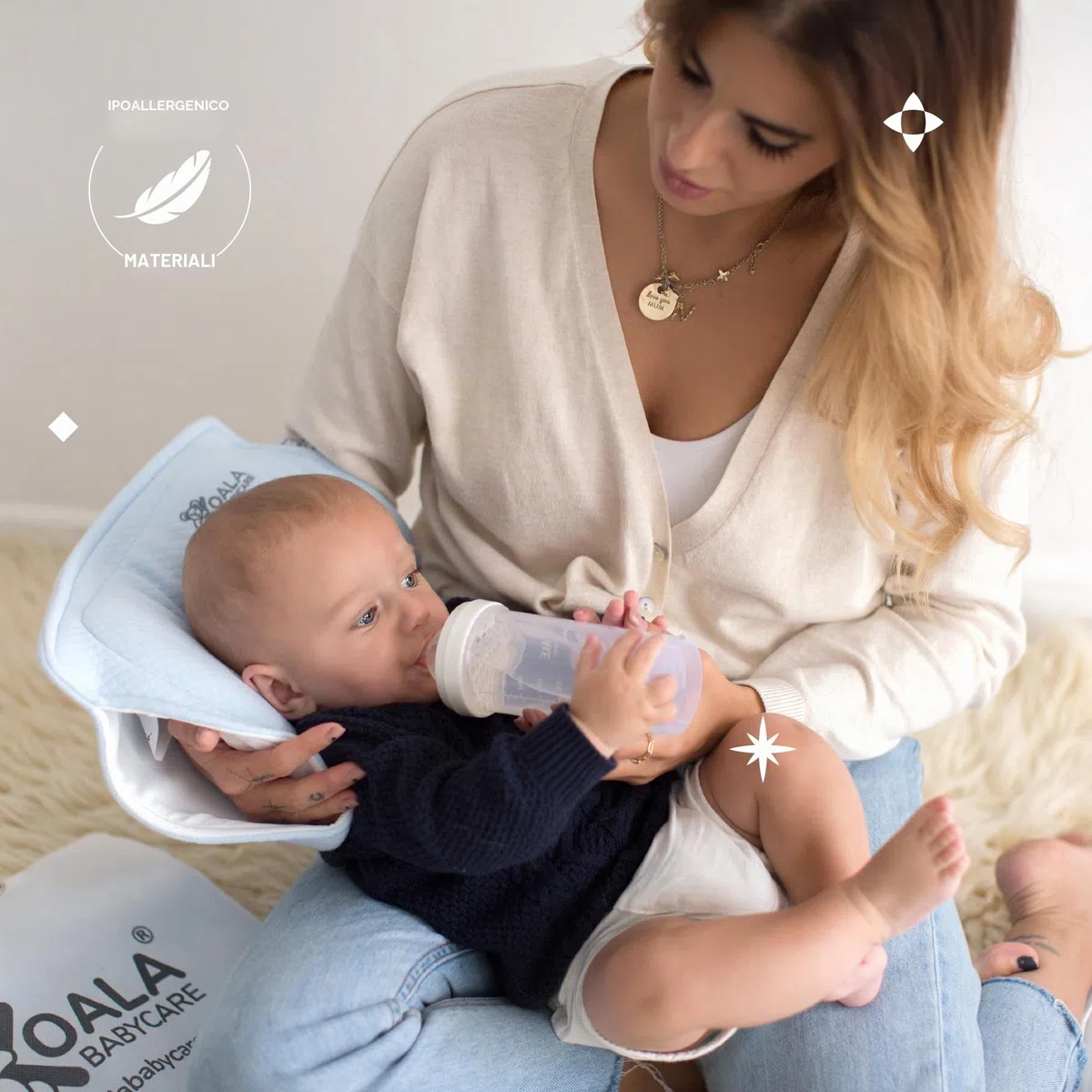 Cuscino Allattamento in memory foam per aiutare a prevenire e trattare la Plagiocefalia (Testa piatta) sfoderabile (con 2 federe) – Koala Perfect Head Breastfeeding (Blu)