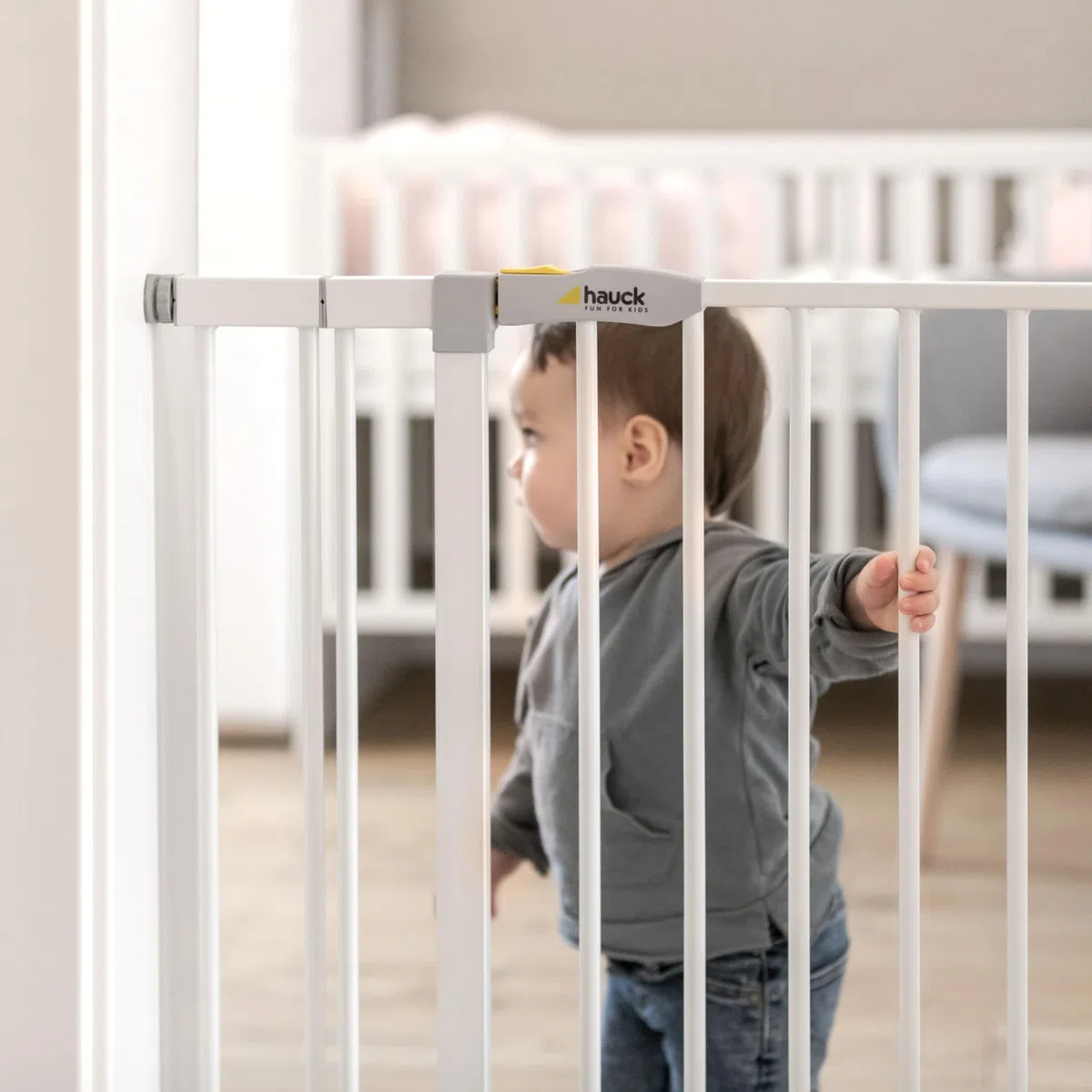 hauck Cancelletto di Sicurezza per Bambini Open N Stop KD incl. Estensione da 21cm - Cancelletto per Bambini da 96 a 101cm - Fissaggio a Pressione - Estensibile, per Porte e Scale - Metallo, Bianco