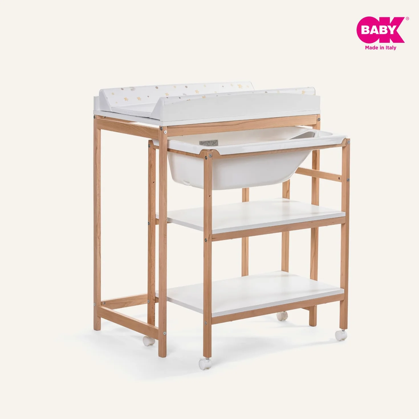 OKBABY Woody - Fasciatoio in Legno con Vaschetta Ergonomica e Ruote, Completo di Materassino Soffice per il Cambio del Neonato - 0-12 Mesi (11kg) - Bianco