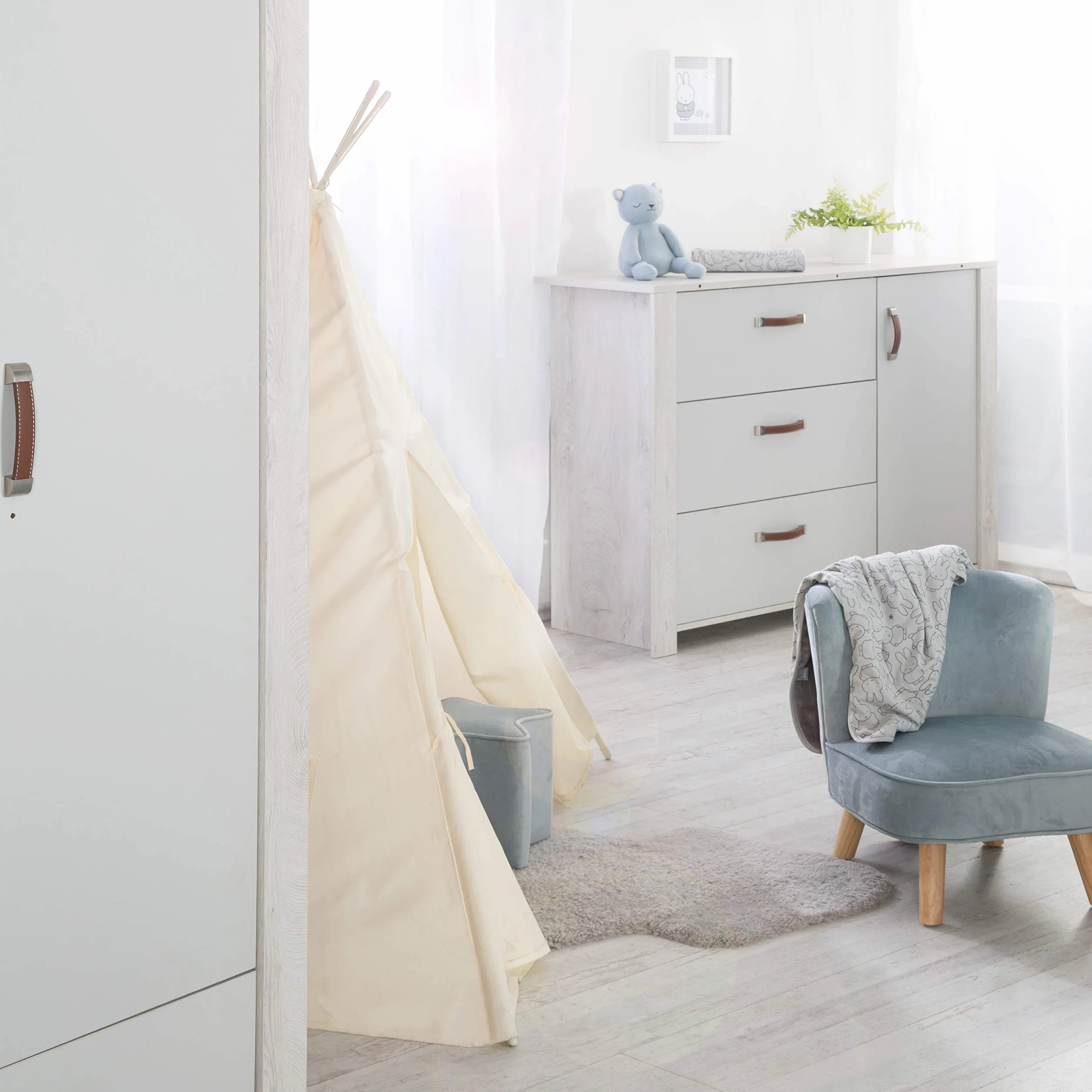 Cameretta per Bambini Mila Lettino Combinato 70x140 cm Fasciatoio Cassettiera Armadio 3 Ante Bianco Grigio
