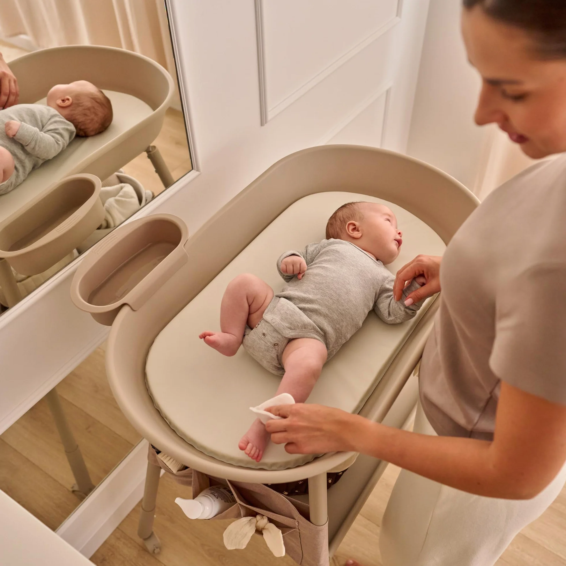 Lionelo Rosie Fasciatoio per neonato Portatile con Ruote e Freno Altezza Regolabile Materassino Impermeabile