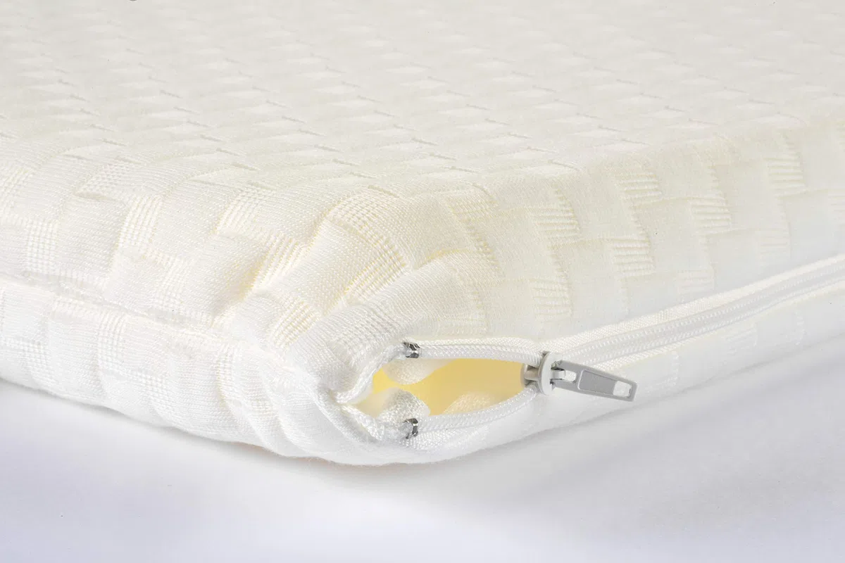 V.I.P. Very Important Pillow Materassino per Lettino Neonato e Bambino 120x60x4 cm – Made in Italy – Materasso in Poliuretano Espanso all’Acqua con Fodera Bielastica Jacquard Sfoderabile con Zip