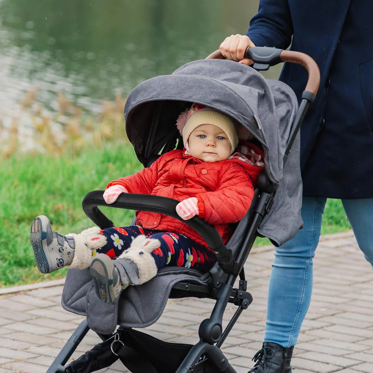 Barra Paraurti Passeggino Universale in Pelle Pu E Tubo Di Ferro Rinforzato Maniglione Regolabile E Rimovibile Per Accessori Passeggini Fino a 25 Kg Protezione E Comfort Per Bambini
