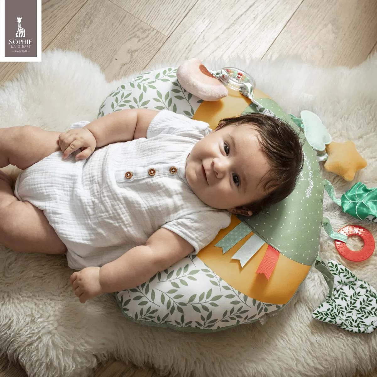 SOPHIE LA GIRAFE, Cuscino attività per neonati Cosy Play Sophie la giraffa, cuscino attività per neonati