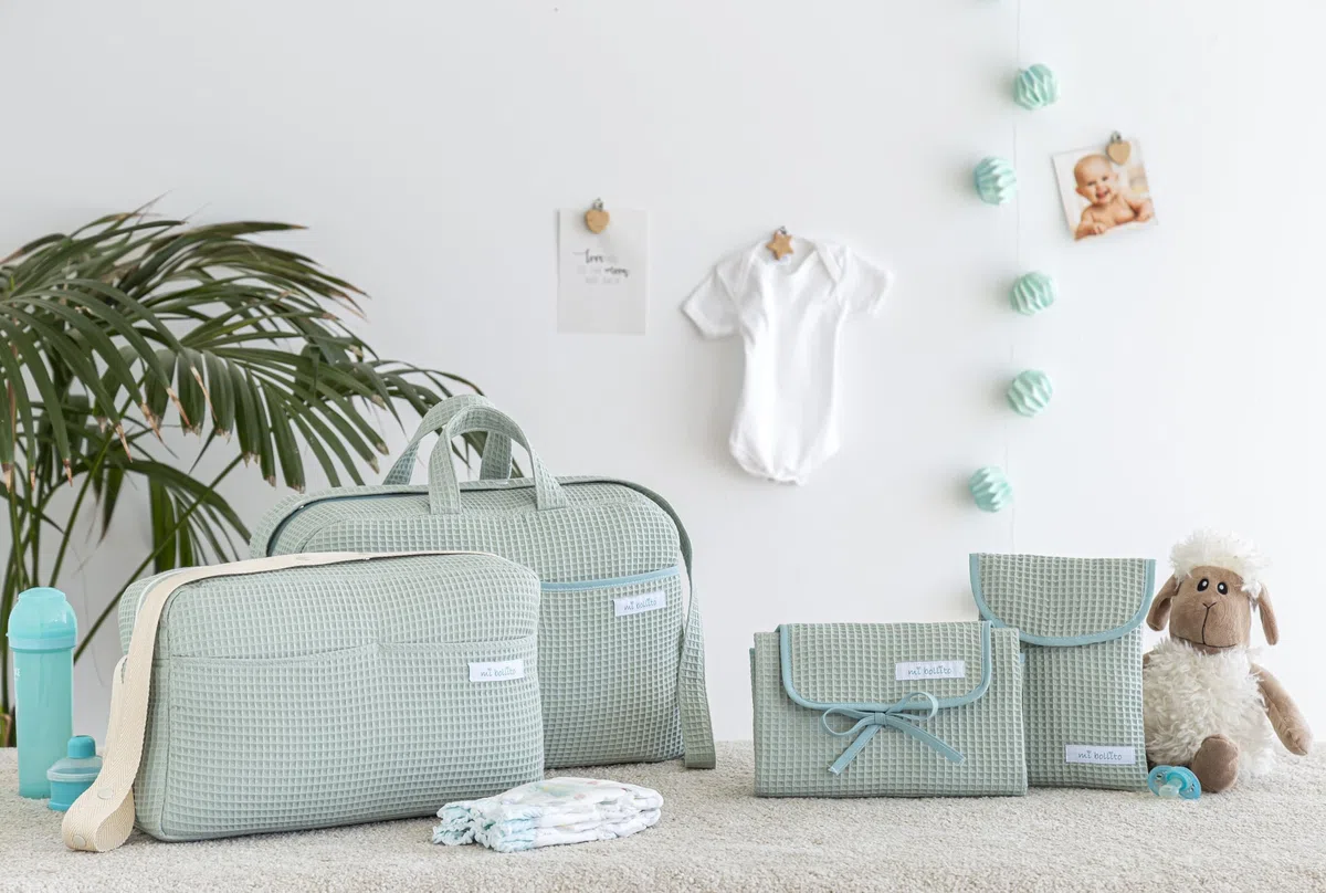 Confezione essenziale per mamme, papà e neonati: borsa maternità, borsa da passeggio, fasciatoio portatile e organizer per pannolini e salviette. Prodotto in Spagna., Verde menta, Talla