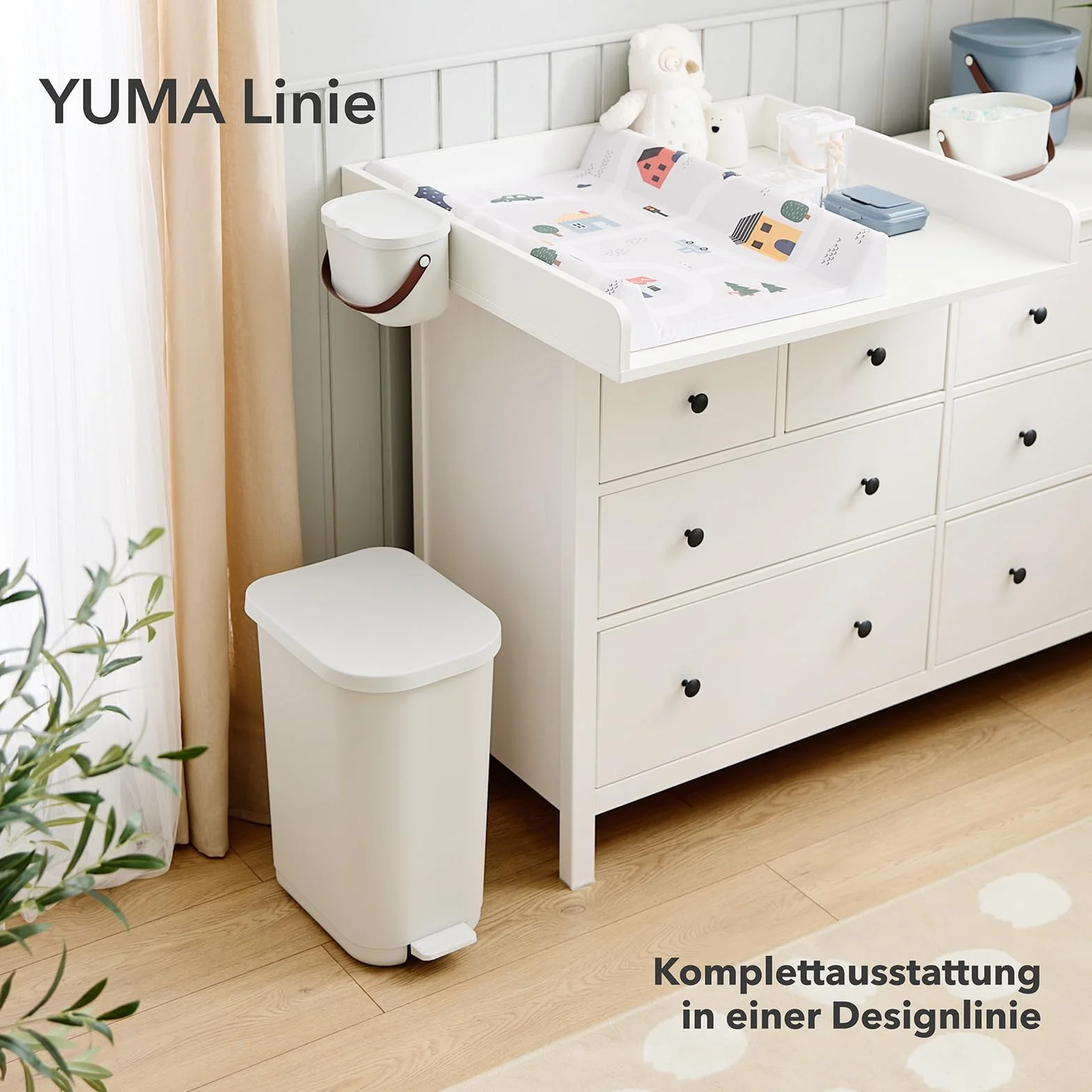 Rotho Babydesign YUMA - Pattumiera per pannolini con pedale e 30 sacchetti abbinati, 40 x 28,5 x 51 cm (lunghezza x larghezza x altezza), colore: Bianco
