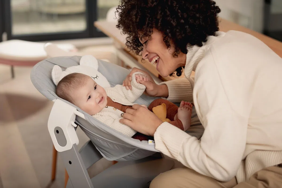 hauck Alpha Newborn Set Pre, Nature Grey - Seggiolone Pappa con Seduta Neonato dalla Nascita e Sedia Evolutiva in Legno di Faggio fino a 90 kg con Cintura Spartigambe e 5 Punti, Barra Protettiva