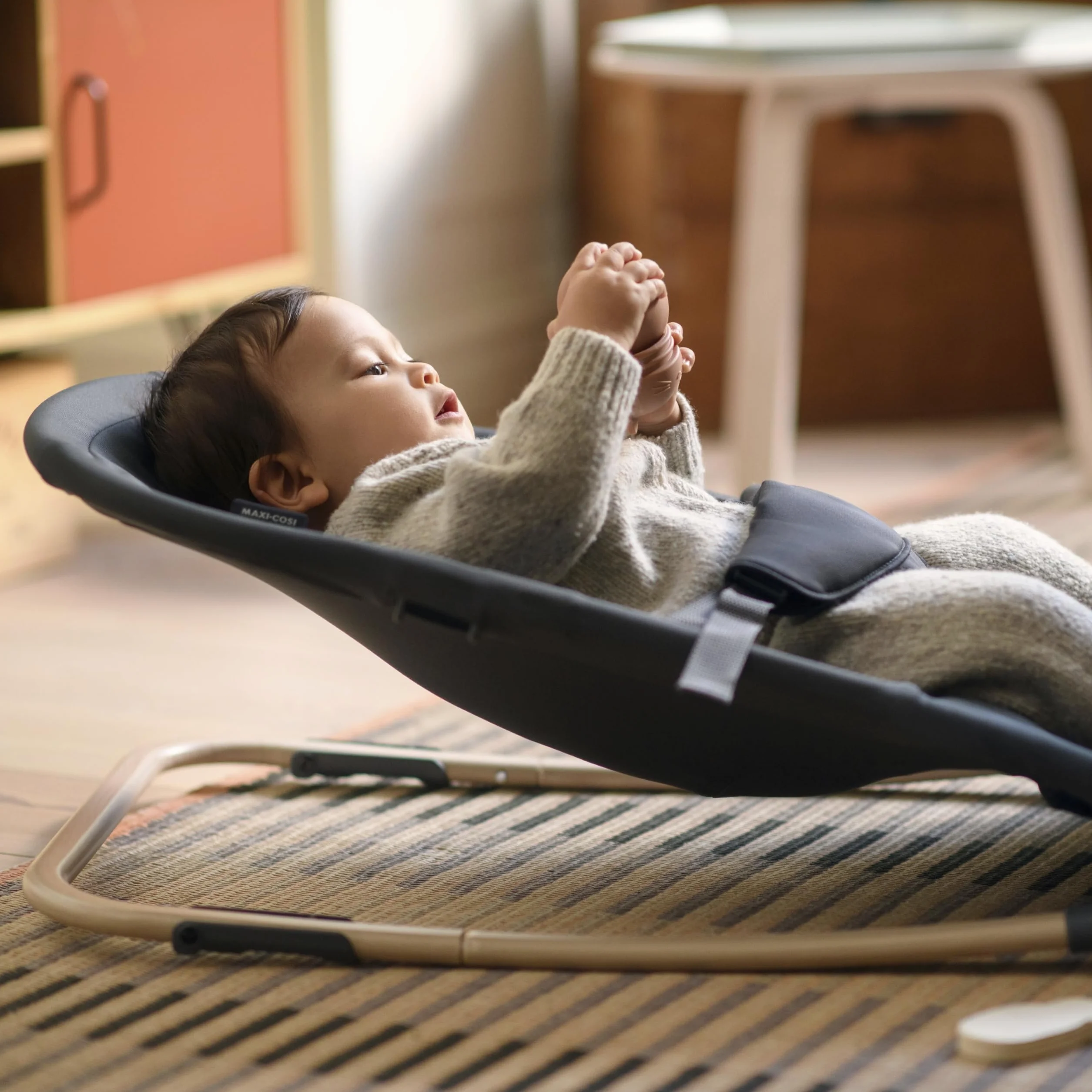 Maxi-Cosi Loa Sdraietta neonato, sdraietta ergonomica a dondolo, 2 posizioni reclinate, ultracompatta e leggera, in tessuto 100% riciclato, Da 0 a 2 anni, 0-12 kg, Beyond Graphite