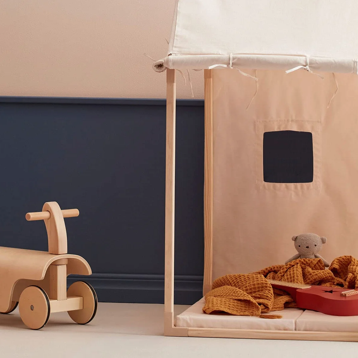 Kids Concept - Materassino pieghevole 105 x 75 x 4 cm. 100% cotone/poliuretano Foam tappeti, multicolore (1000475)