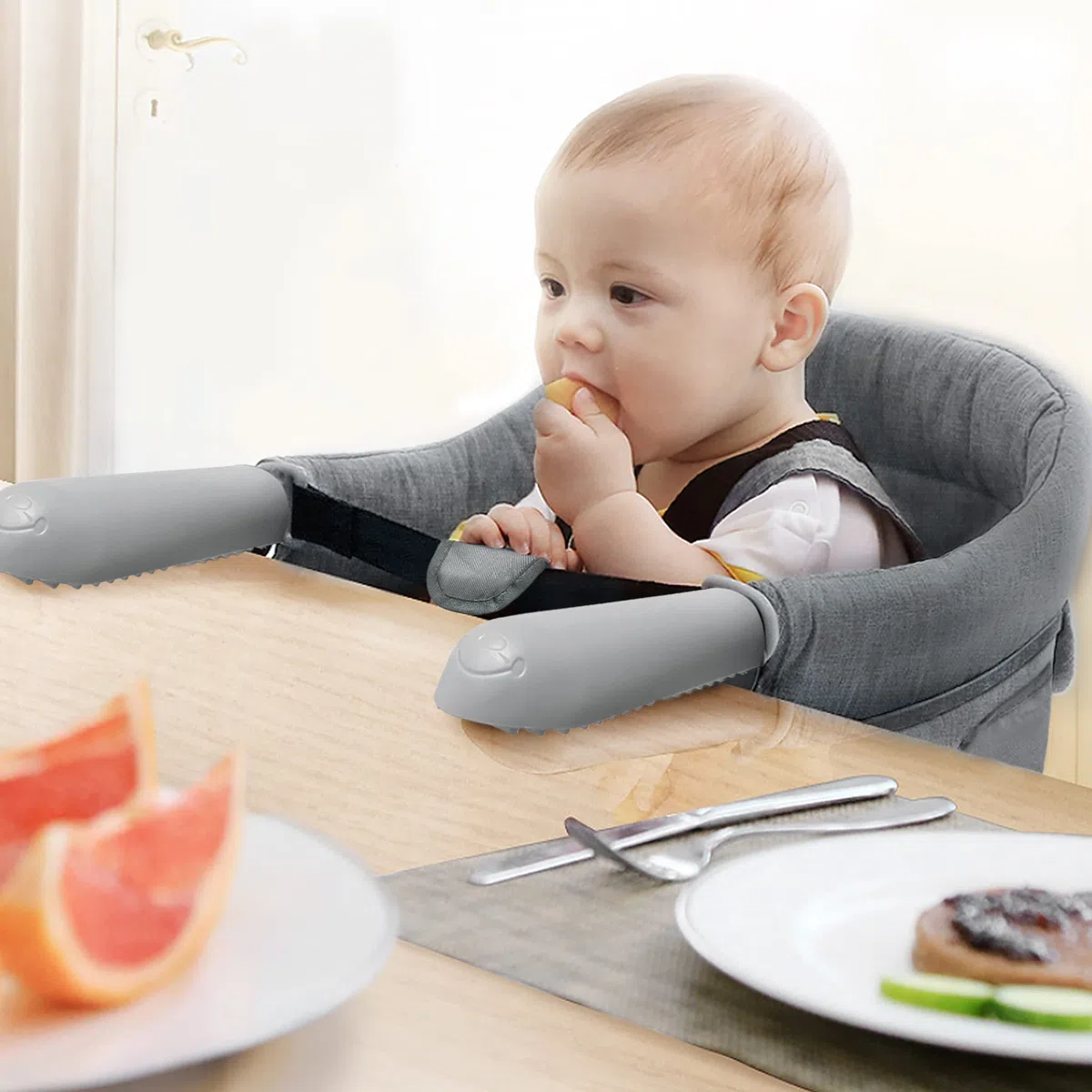 UISEBRT Seggiolino da Tavolo Pieghevole, Seggiolone per Bambini con Altezza Regolabile, Seggiolino con Morsetto Antiscivolo e Cintura di Sicurezza, Seggiolone Portatile per Bambini per Viaggi e Casa