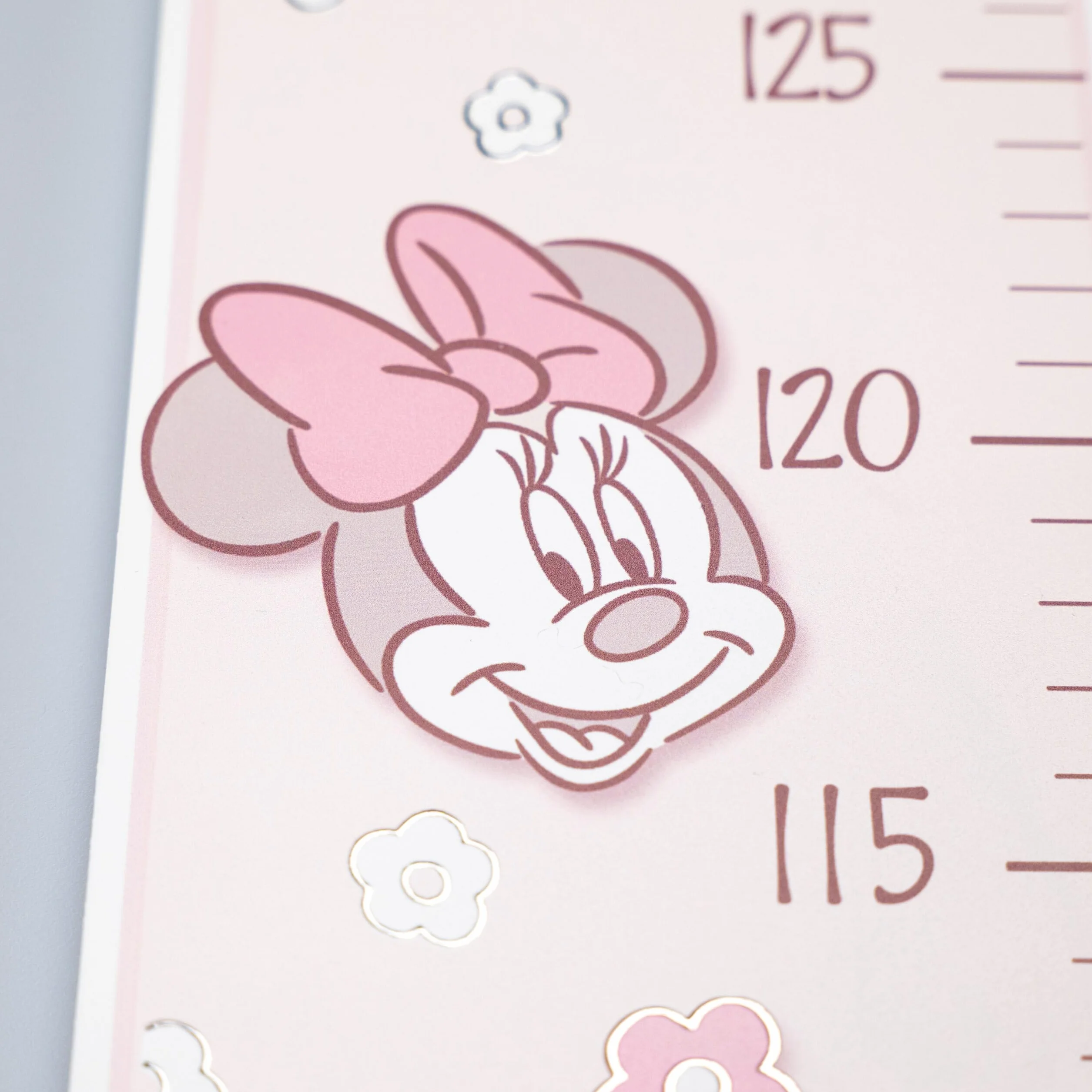 VALENTI & CO. Metro da Parete per Bambini Disney Minnie Rosa 3 Legno Dettagli in Argento 76x11 cm