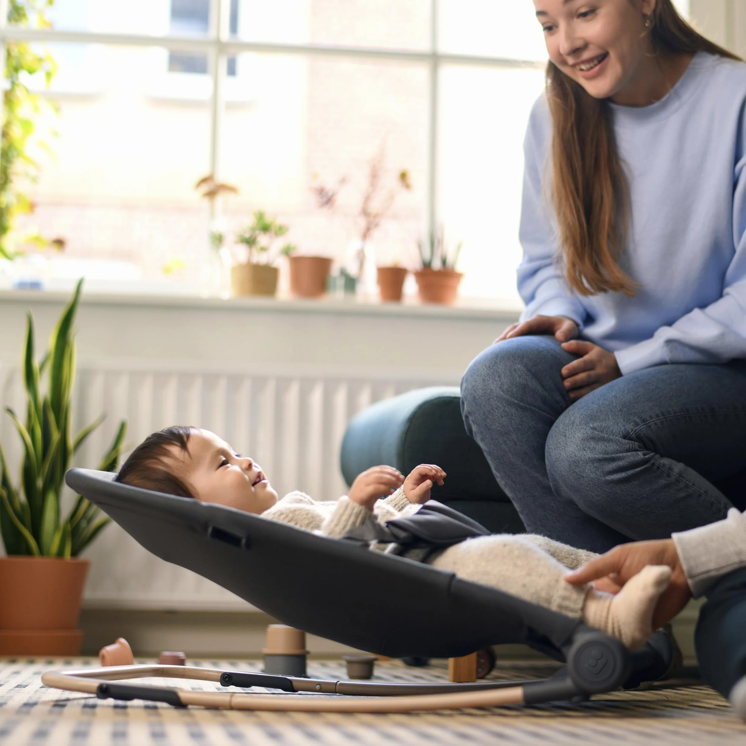 Maxi-Cosi Loa Sdraietta neonato, sdraietta ergonomica a dondolo, 2 posizioni reclinate, ultracompatta e leggera, in tessuto 100% riciclato, Da 0 a 2 anni, 0-12 kg, Beyond Graphite