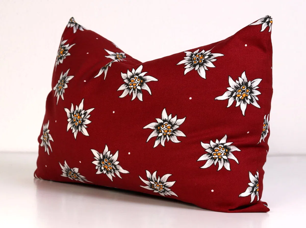 Cuscino di pino cembro con fodera interiore bio e federa esteriore -Fiori edelweiss, 30 x 20cm - Profumo di pino cembro naturale al 100%