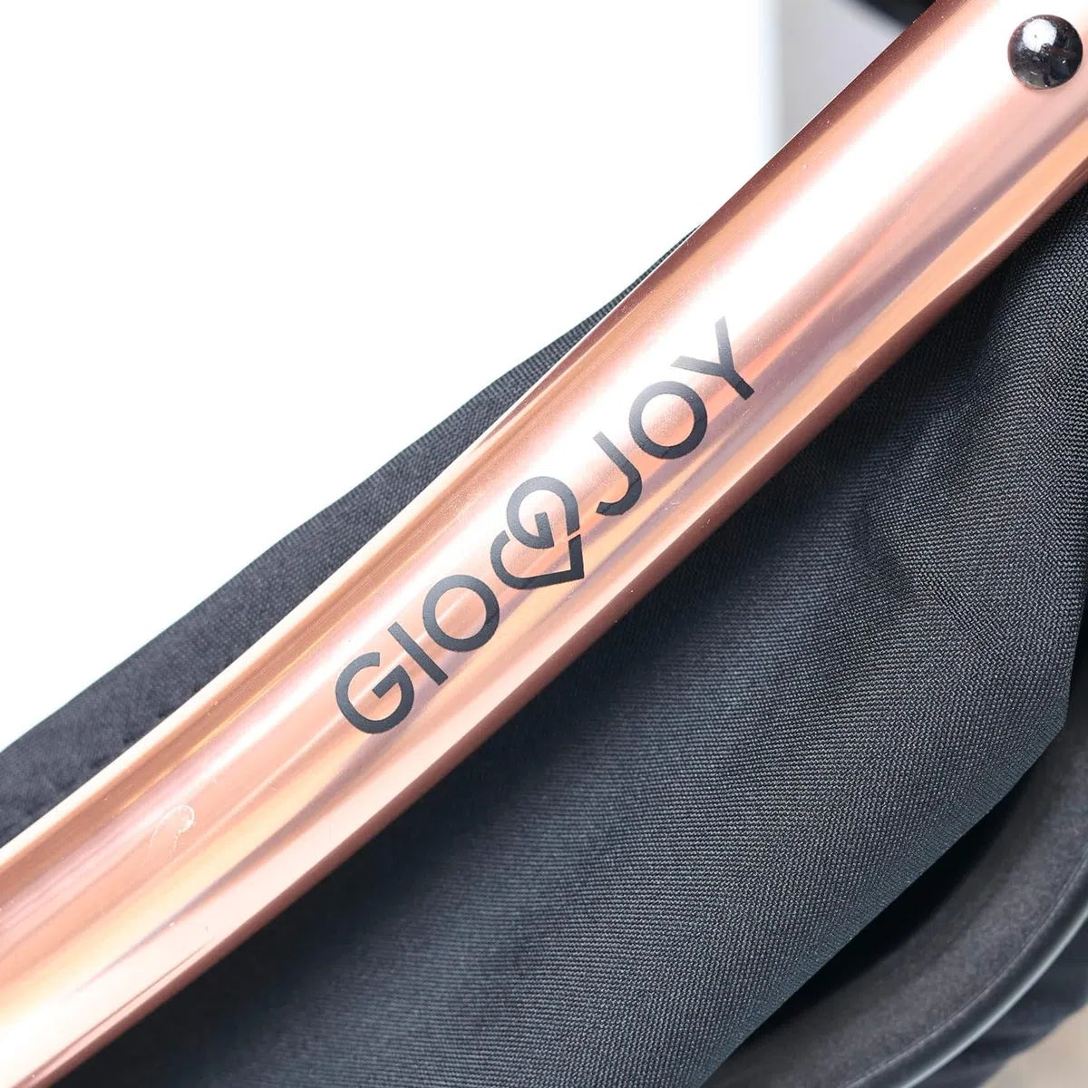 Passeggino G-Moove 0-22 kg. Leggero, Perfetto dalla Nascita - Telaio Rose Gold, Tessuto Nero