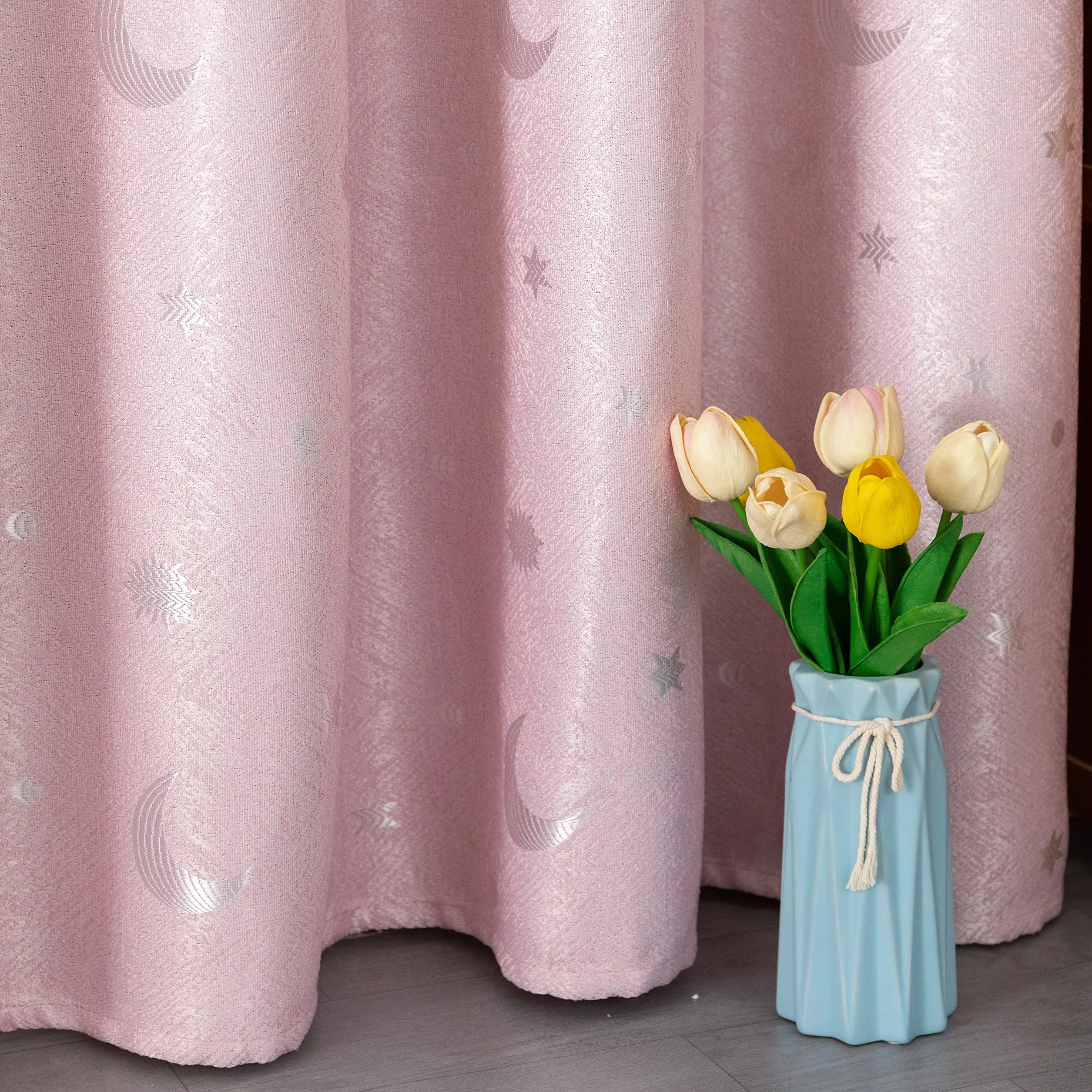 GIRASOLE HOME® Tende Jacquard Semi Oscuranti Fantasia Luna e Stelle Tenda Morbida Termica Isolante 2 Pannelli con Occhielli Rosa Stelle 140x275cm