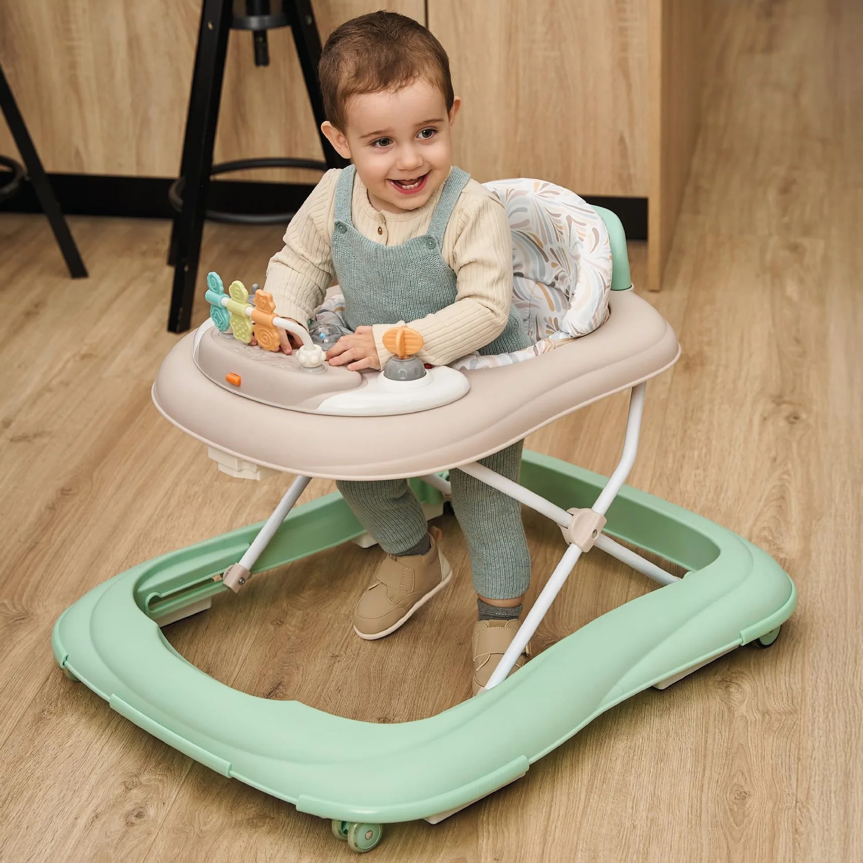 MS BabyWorld – Girello BASIC PLUS – Girello per Bambini con Vassoio Interattivo di Giochi con Suoni | Base Antiribaltamento | Tacatà con Ruote in Silicone e 3 Posizioni di Altezza