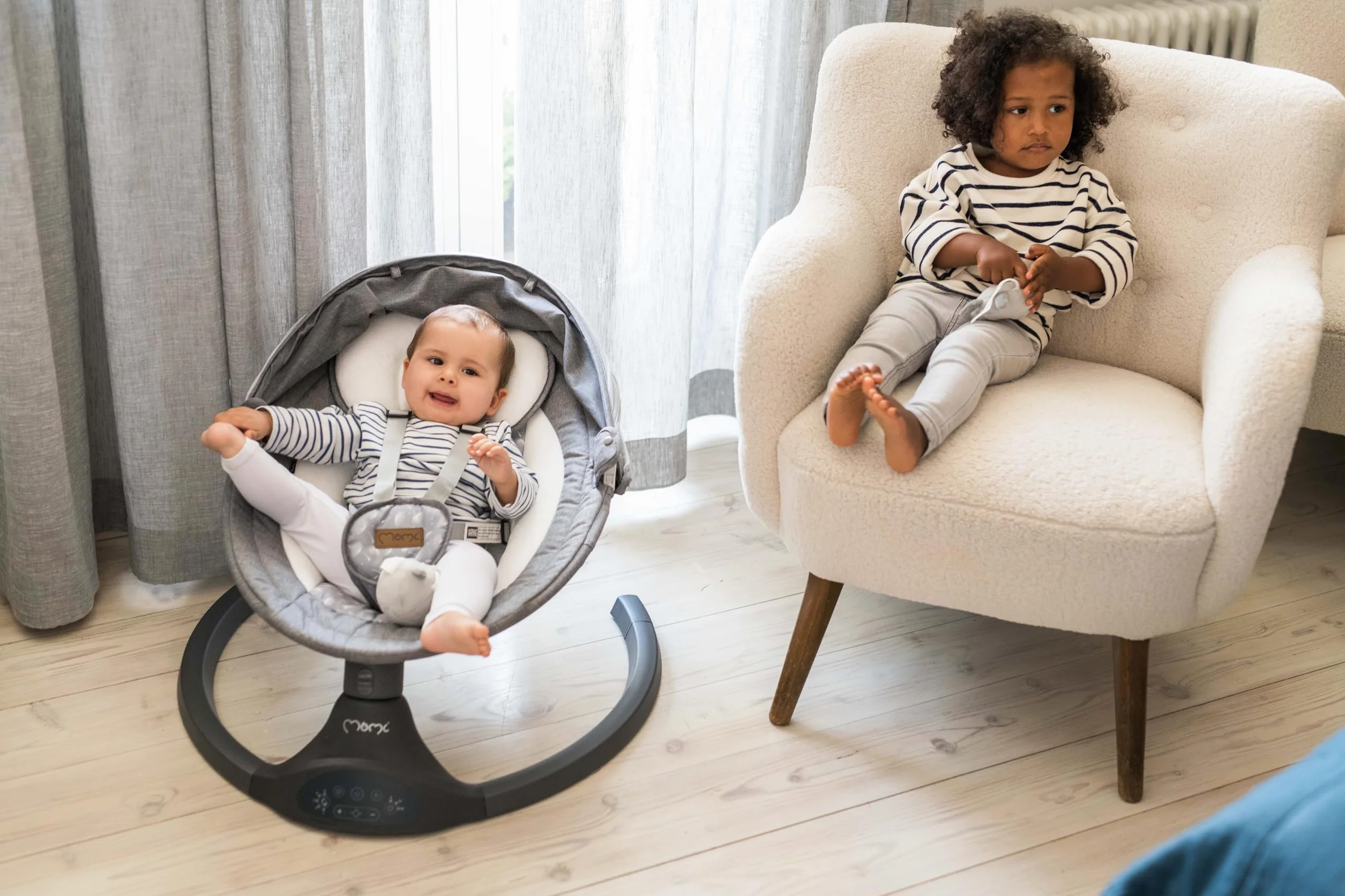 MoMi KENANI Sdraietta per bambini pieghevole 9 kg telecomando Bluetooth cintura sicurezza 5 punti