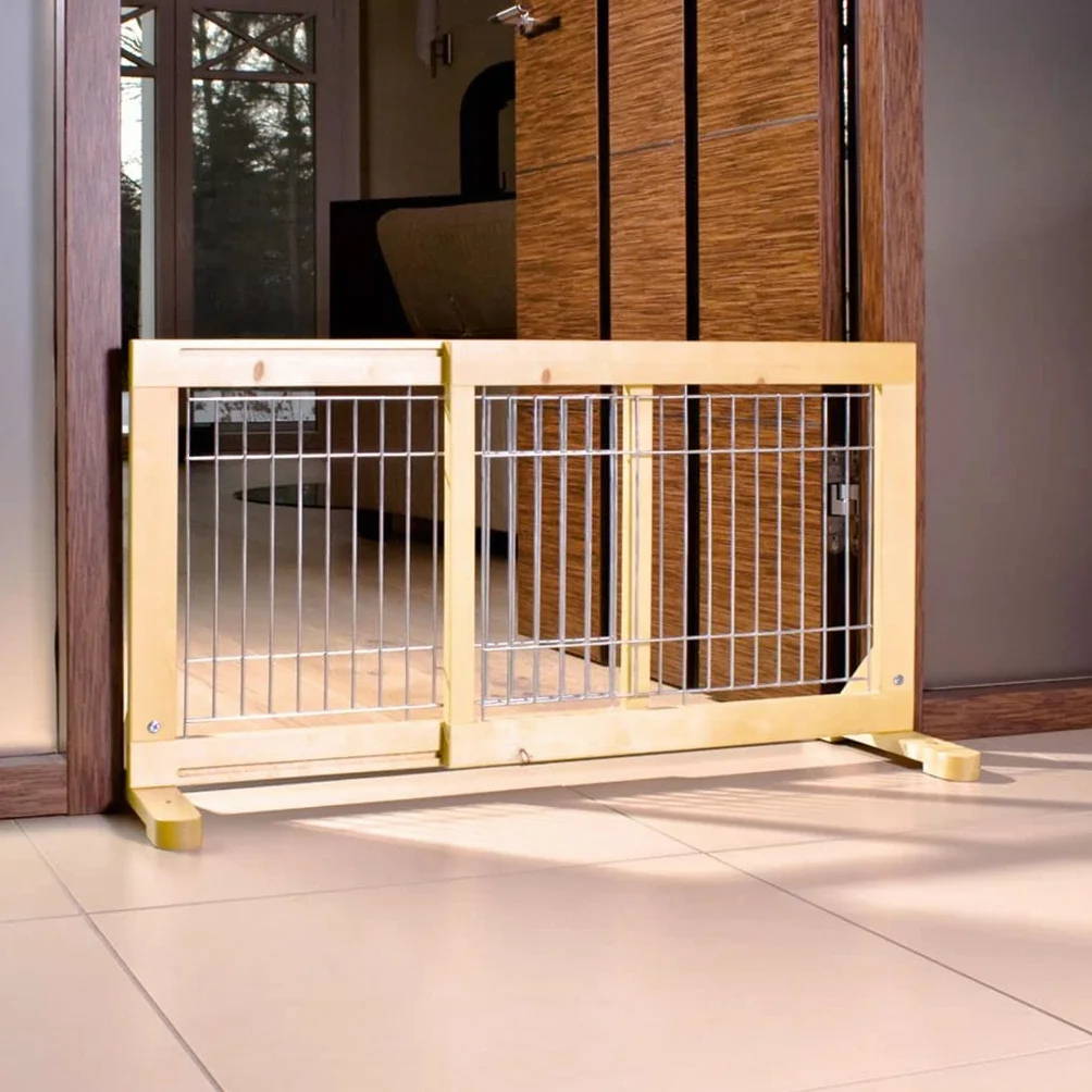 TRIXIE Cancelletto di sicurezza per cuccioli e cani piccoli in pino – Larghezza regolabile 65–108 cm – Marrone 65–108 × 50 cm
