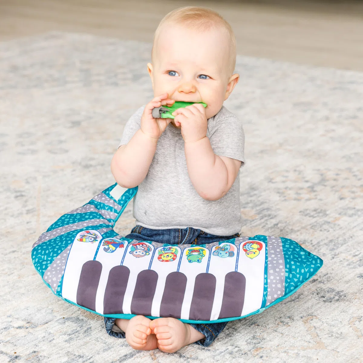 Infantino 3-in-1 Tummy time Pillow and Piano