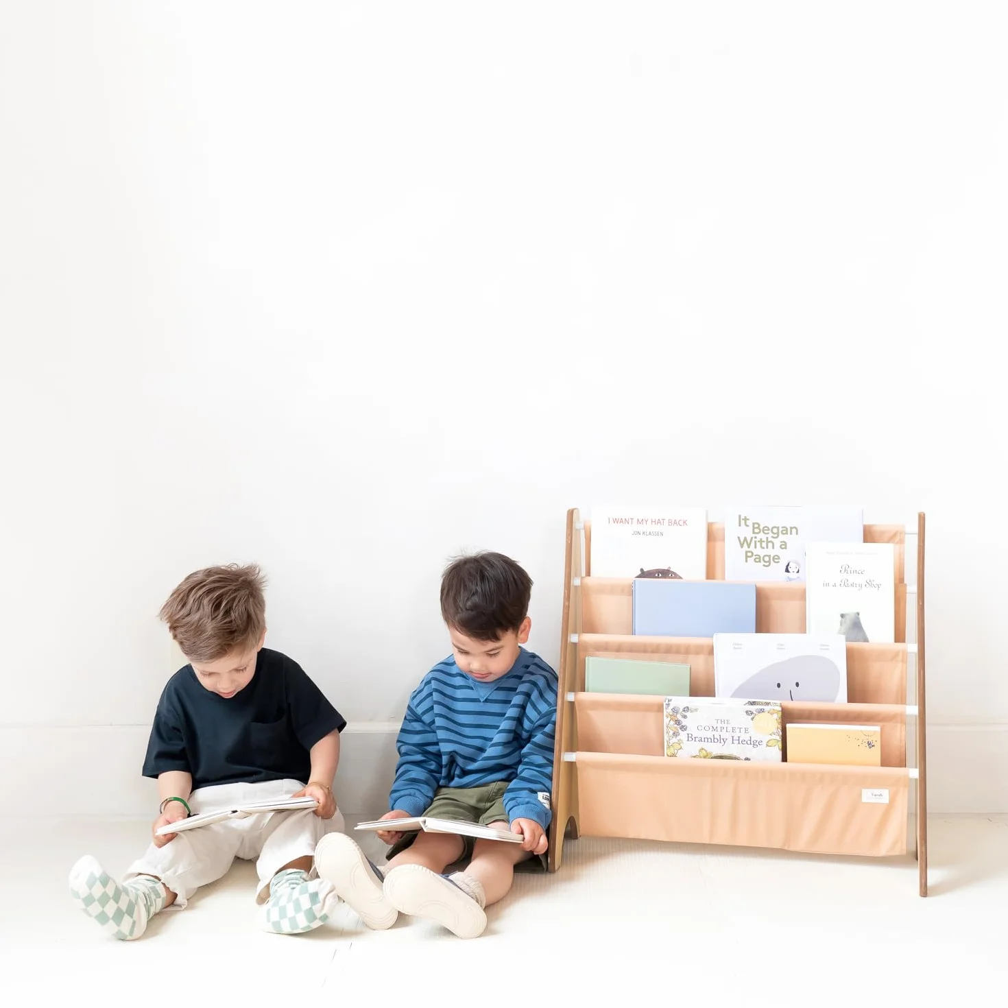 3 Sprouts Libreria Frontale Montessoriana per Bambini, Scaffale in Poliestere Riciclato, 61x63x25,4 cm