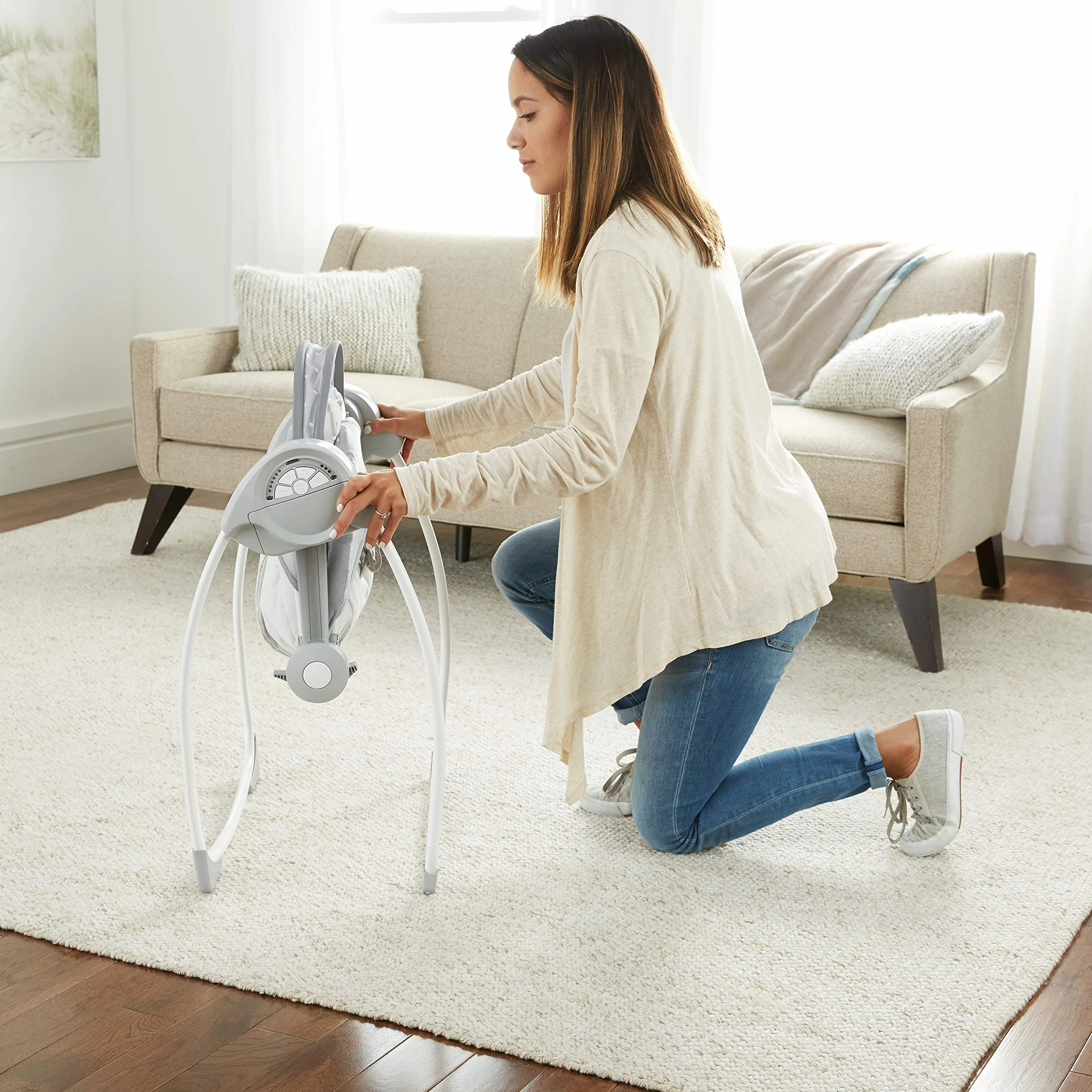 Ingenuity Comfort 2 Go Altalena compatta portatile a 6 velocità con musica, pieghevole, 0-9 mesi (Cuddle Lamb)