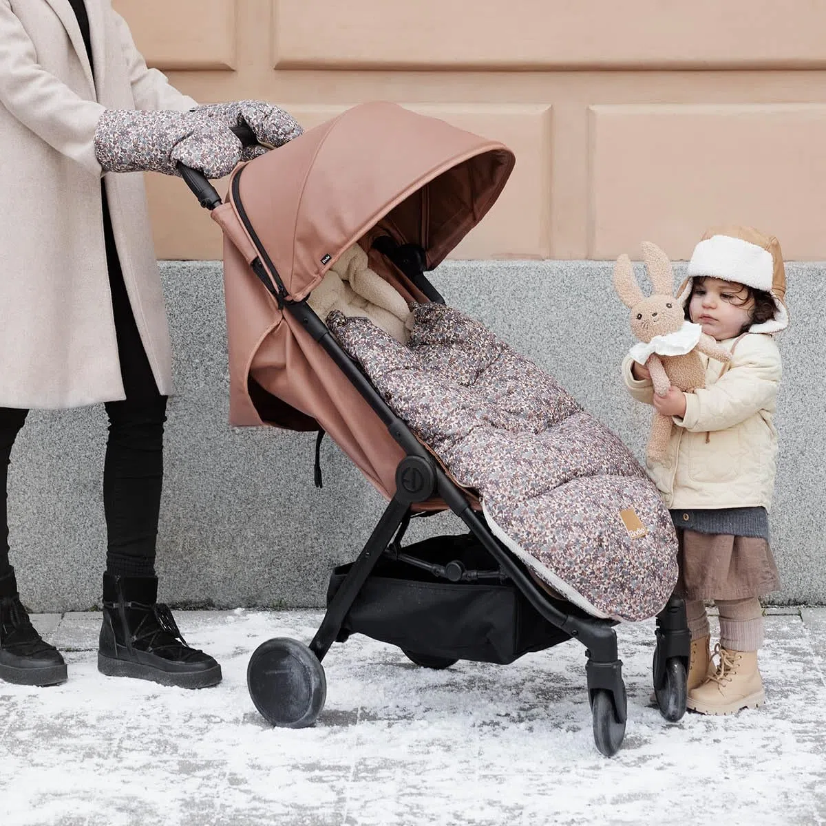 Elodie Details Sacco Passeggino Invernale Universale - Coprigambe Imbottito, Sacco Termico Antivento e Impermeabile, Morbido e Caldo, Compatibile con Passeggini e Carrozzine - Giardino Blu