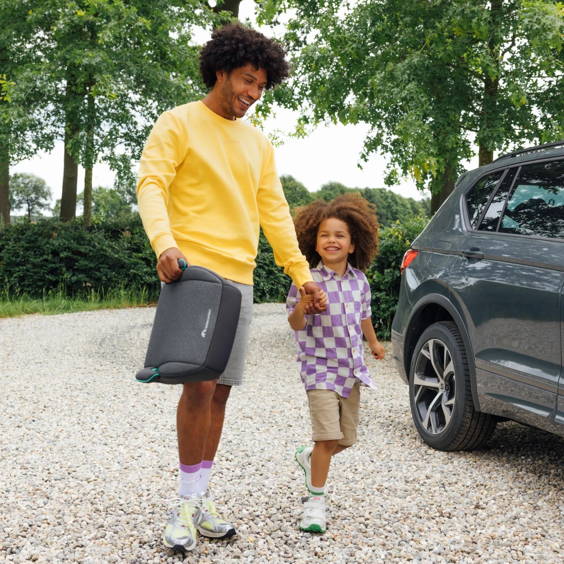 Bebeconfort Manga i-Fix Rialzo Auto per bambini, Seduta auto bambini, seggiolino auto isofix gruppo 3 per Bambini 128-150 cm, dai 6 ai 12 Anni (22-36 kg), Tinted Black