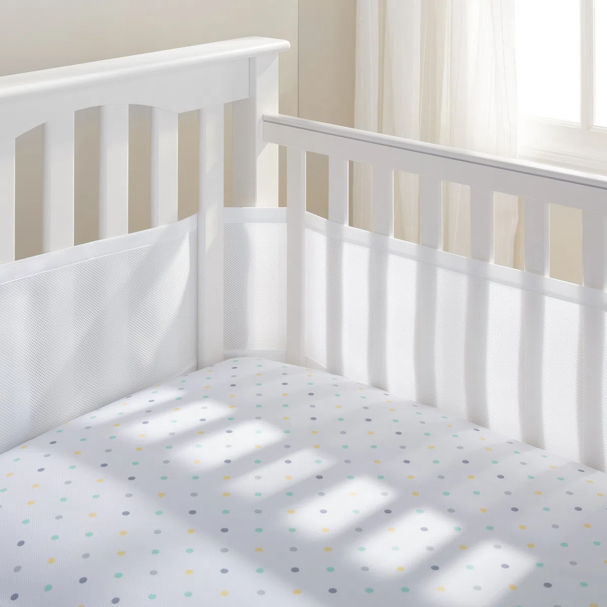 BreathableBaby - Rivestimento per culla decorato, 4 pz., Bianco