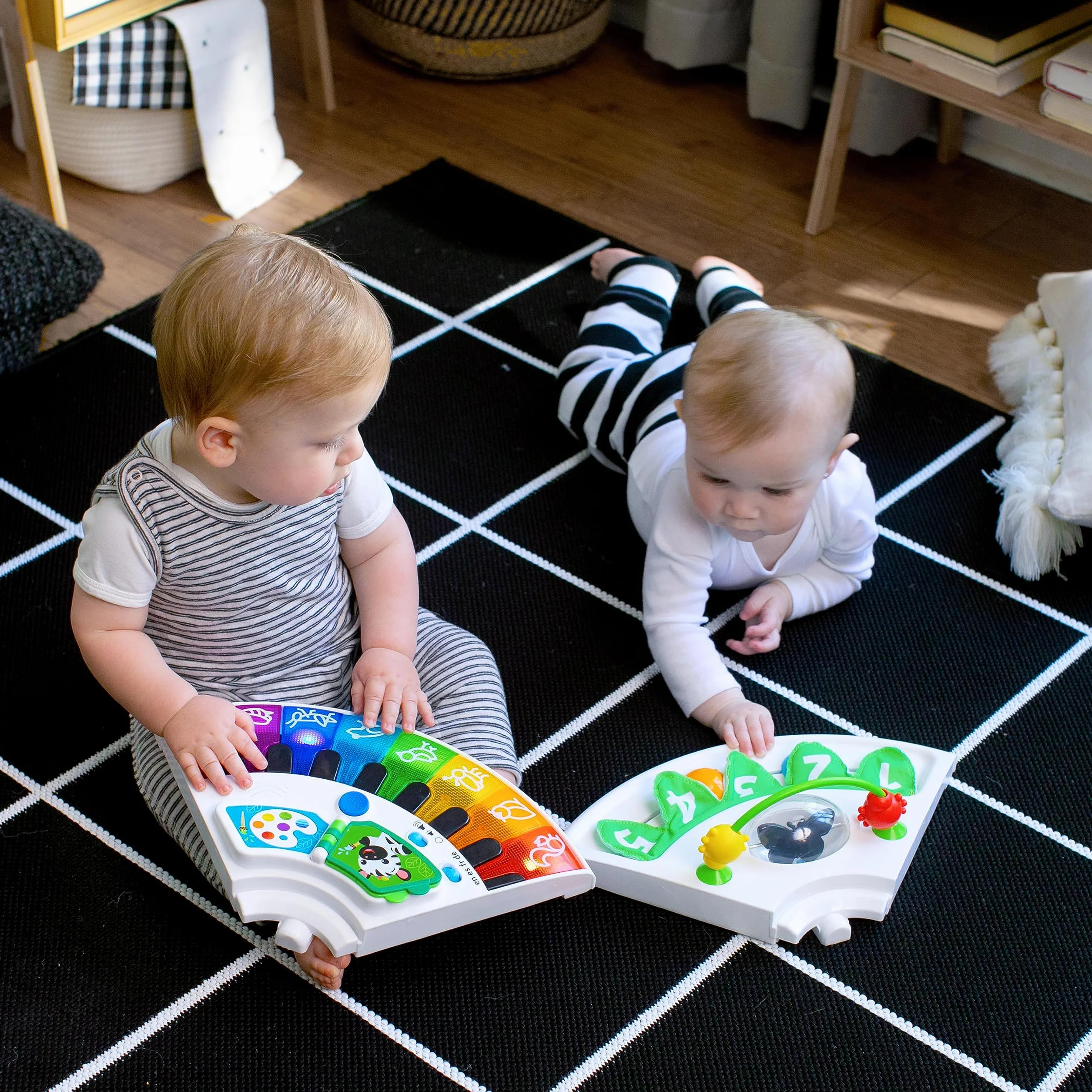 Baby Einstein Around We Grow Centro Attività e Tavolo Girello Evolutivo Multilingue, Sedile Girevole 360°, Altezza Regolabile, dai 6 Mesi+