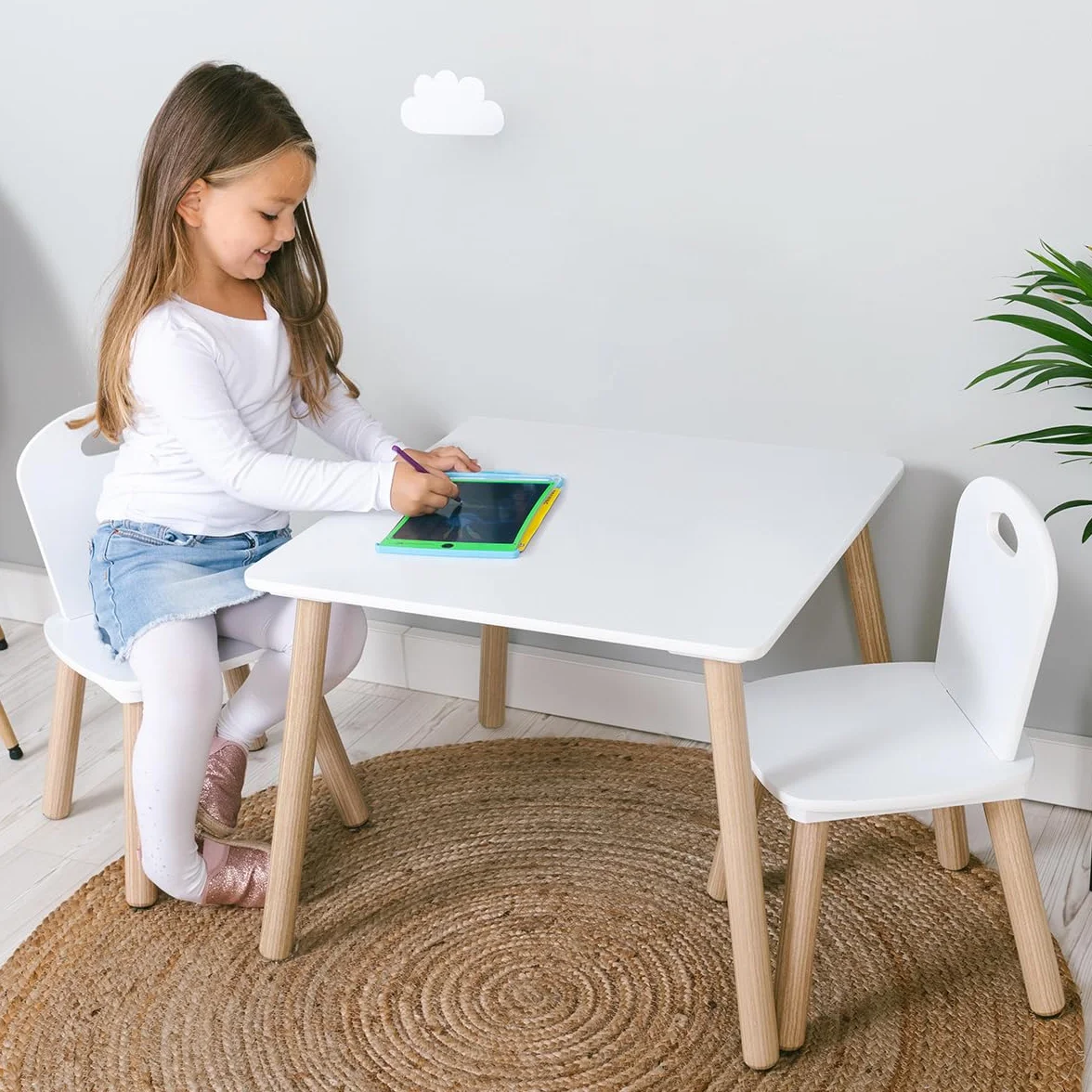 FreeON Athena Set di mobili per bambini tavolo con due sedie